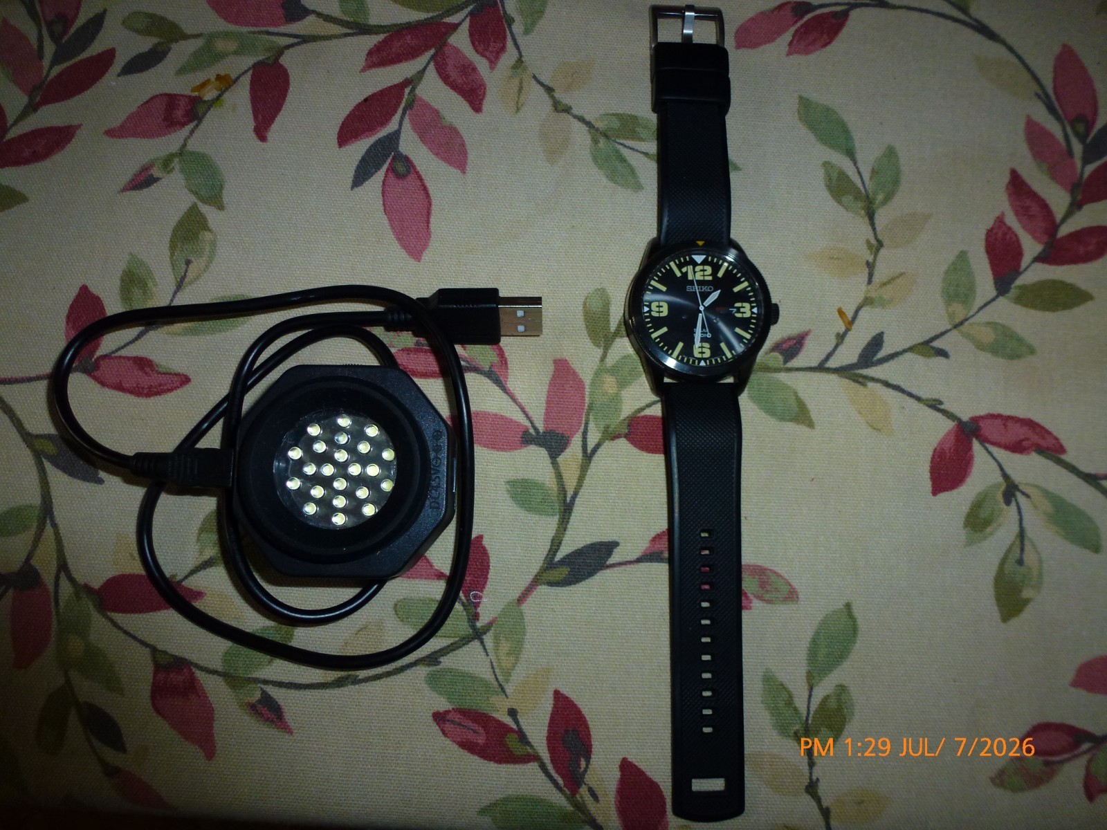 SEIKO Solar Analog Black V158-0AR0 Men’s Watch with LED Charger for Cloudy Days
