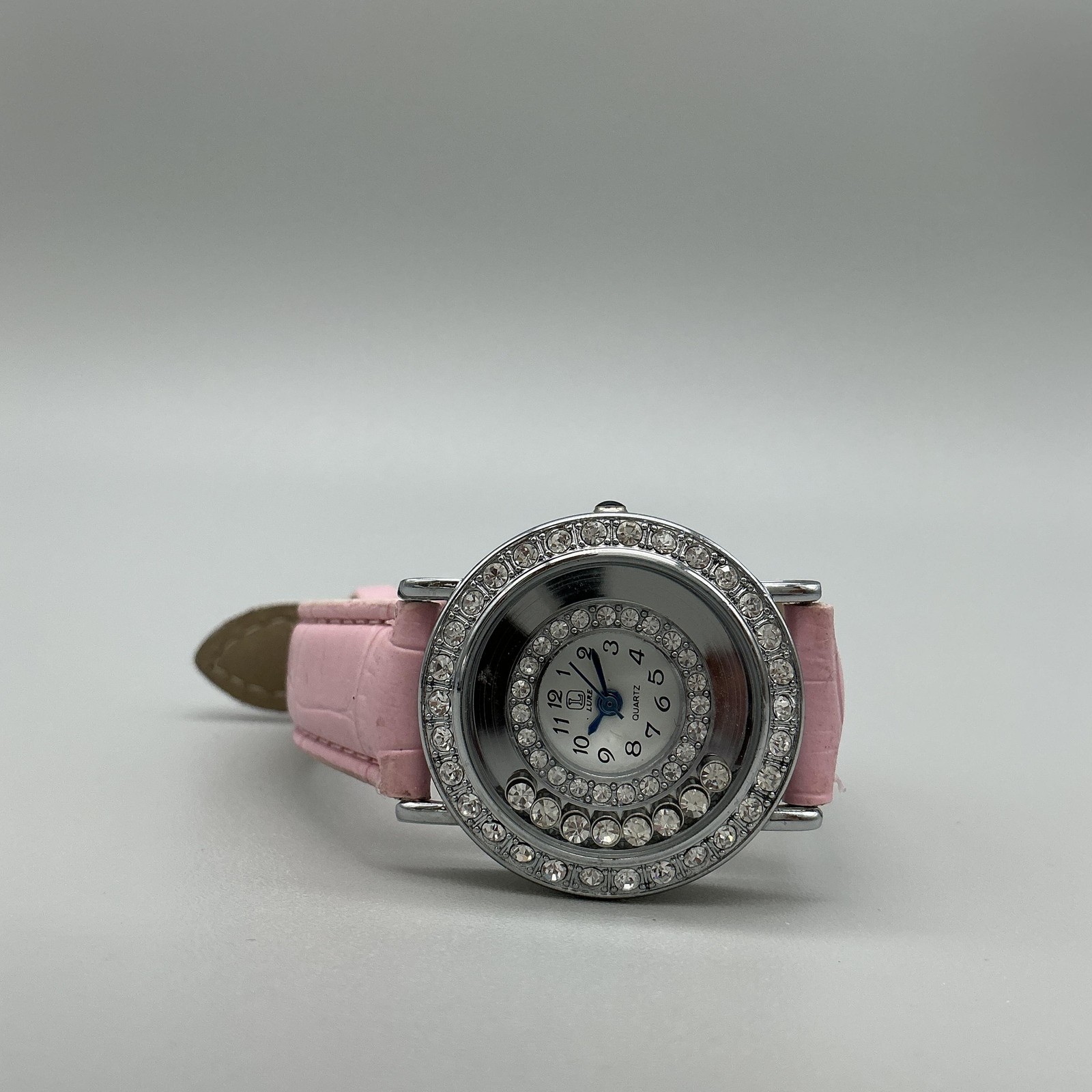 Lure Women Watch 30mm Silver TonePink Leather Floating Crystal Bezel New Battery