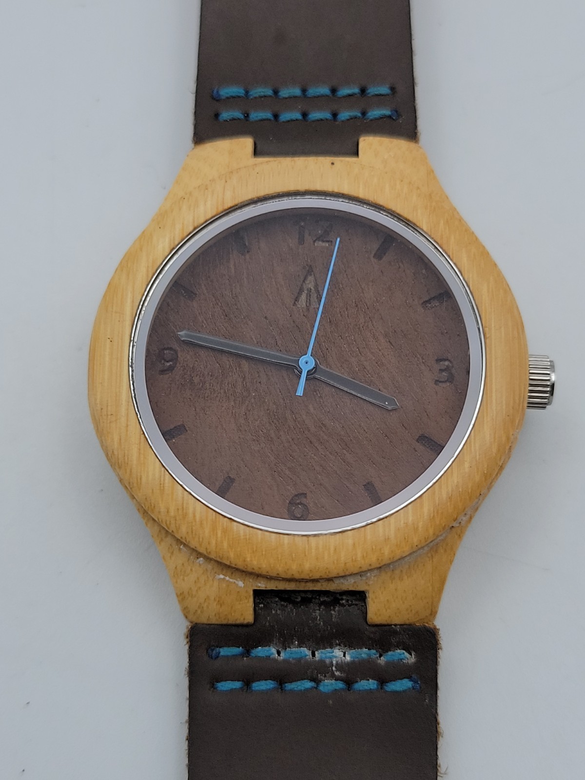 Treehut Men Watch 39mm Wood Fase Brown Leather Band 6″-8″, Runs