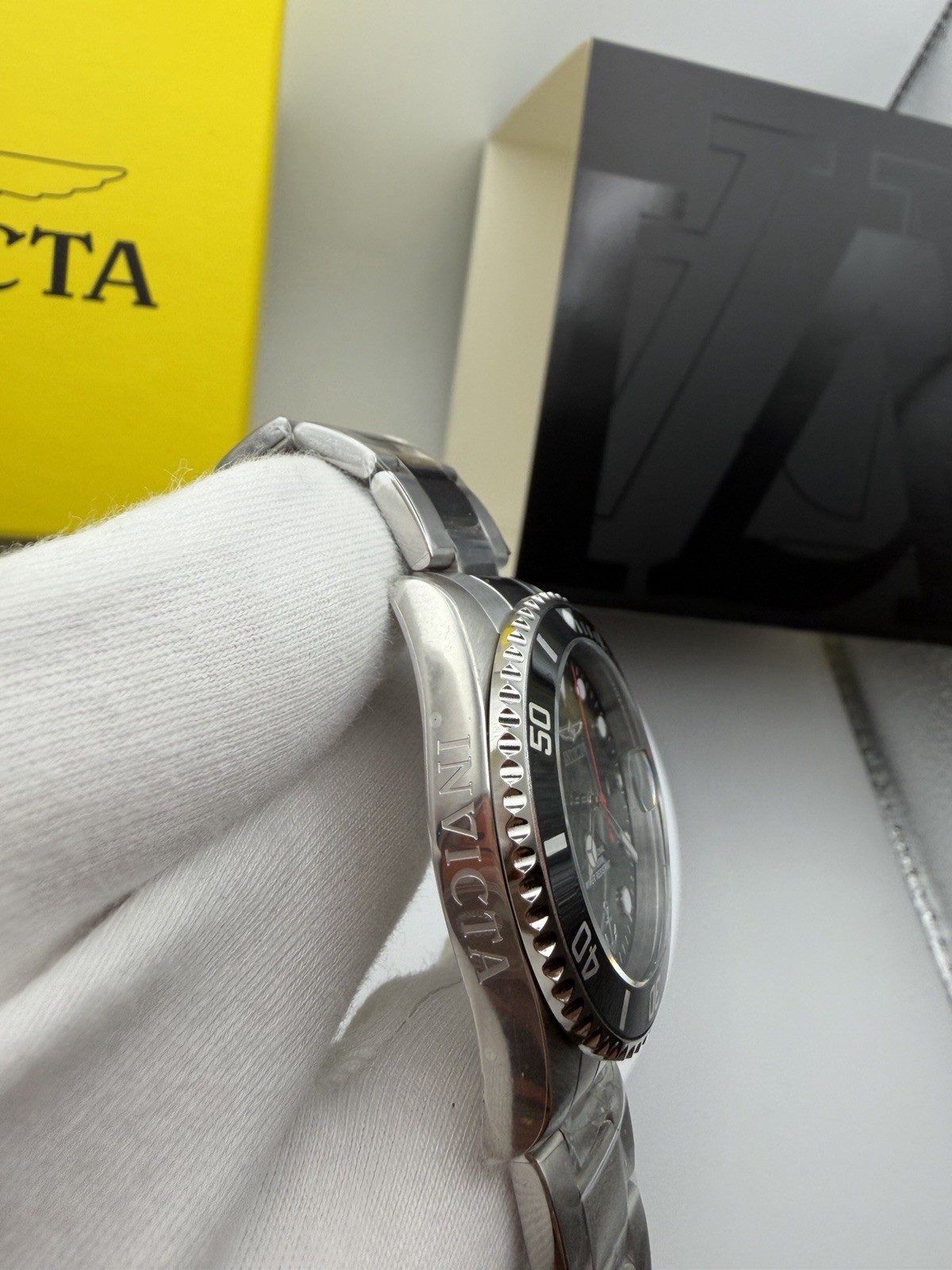 48660 Invicta Lady Stainless Steel Black Dial. 38mm. Pc32 Quartz