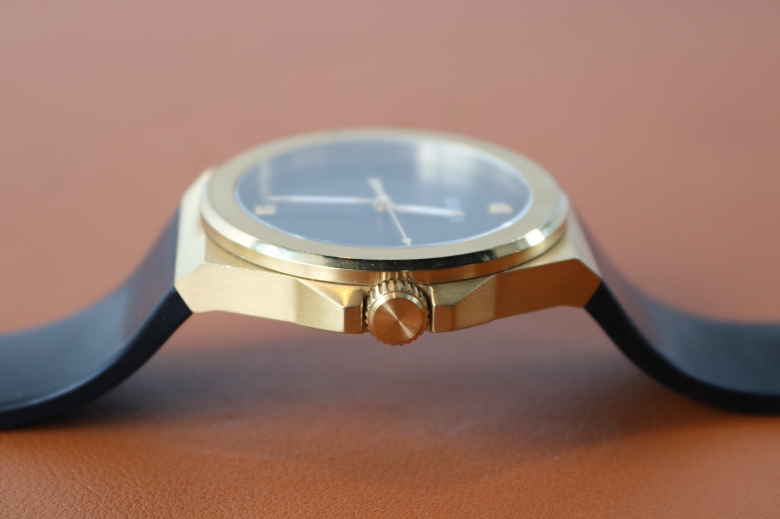 GUESS Diamond – Black & Gold Analog Watch w/ Silicone Wristband