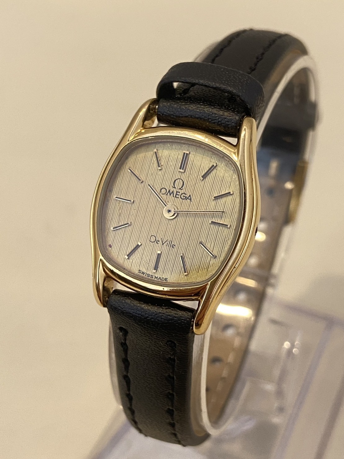 Omega De Ville Cal.1387 Quartz Working Ladies push crown Champagne Vintage