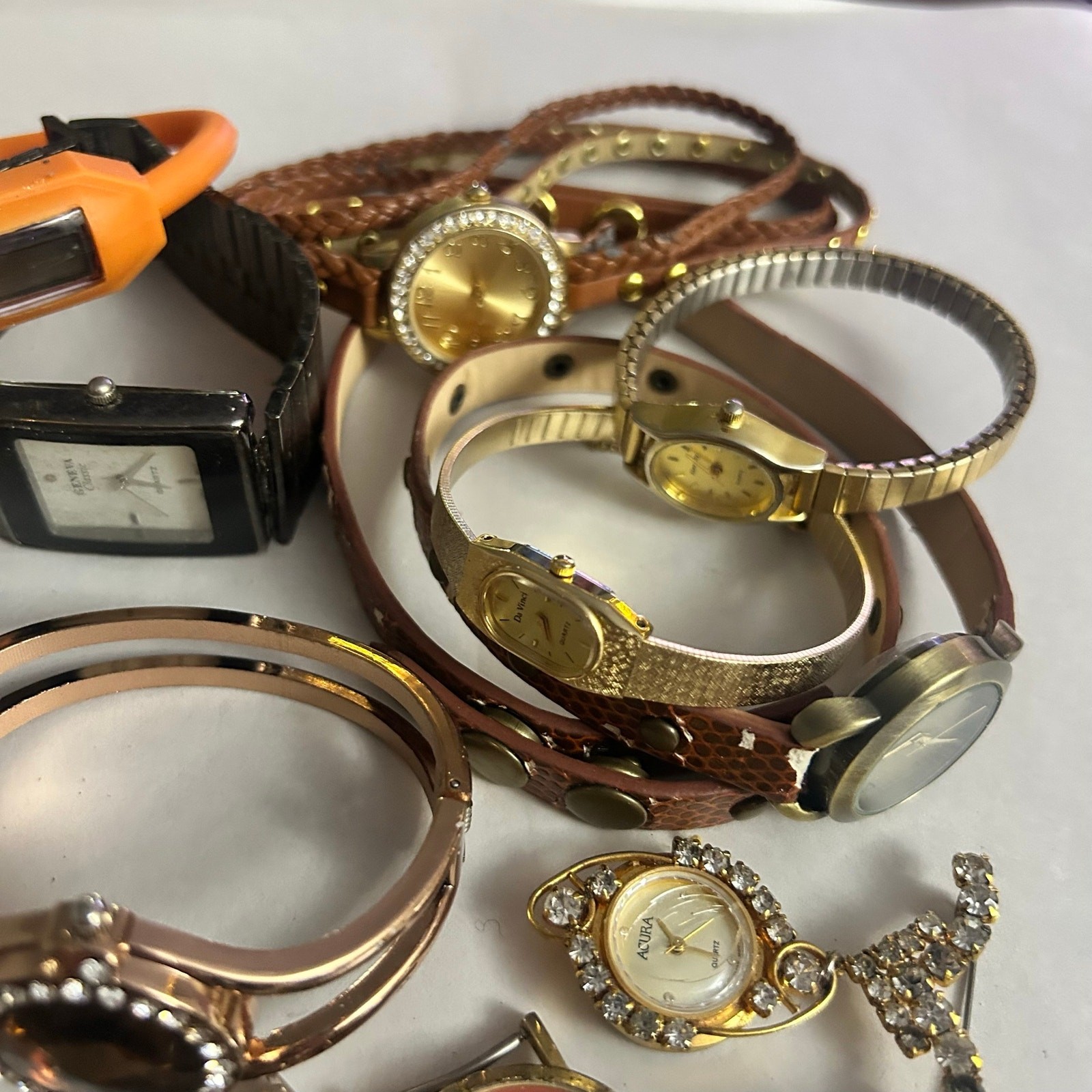 Assorted Watches Used Not Working For Parts Or Pieces lot 20