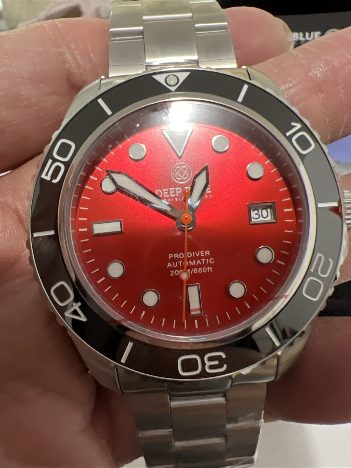 Authentic PRO DIVER 200 RED DIAL😱42.5MM AUTOMATIC🔥DIVE WATCH(BNS🎁)!