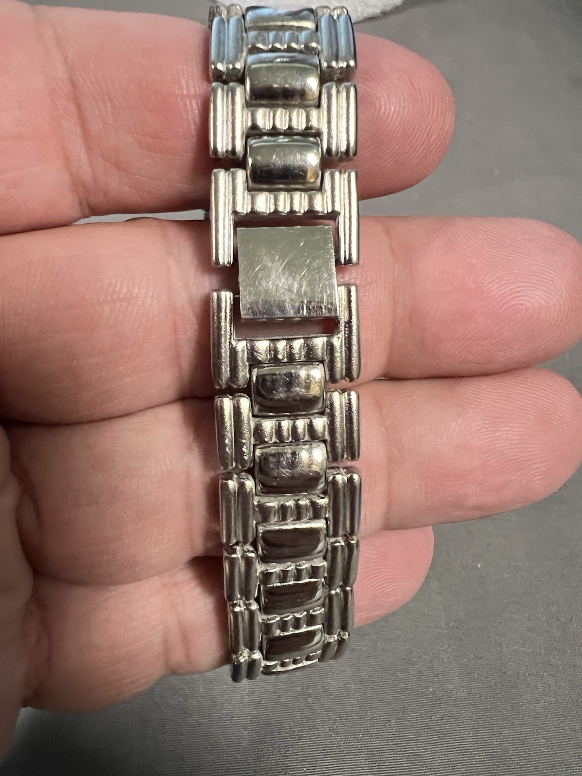 Calvin Hill Silver Tone Quartz Watch 30mm Case 7.75″ Bracelet New Battery Works!