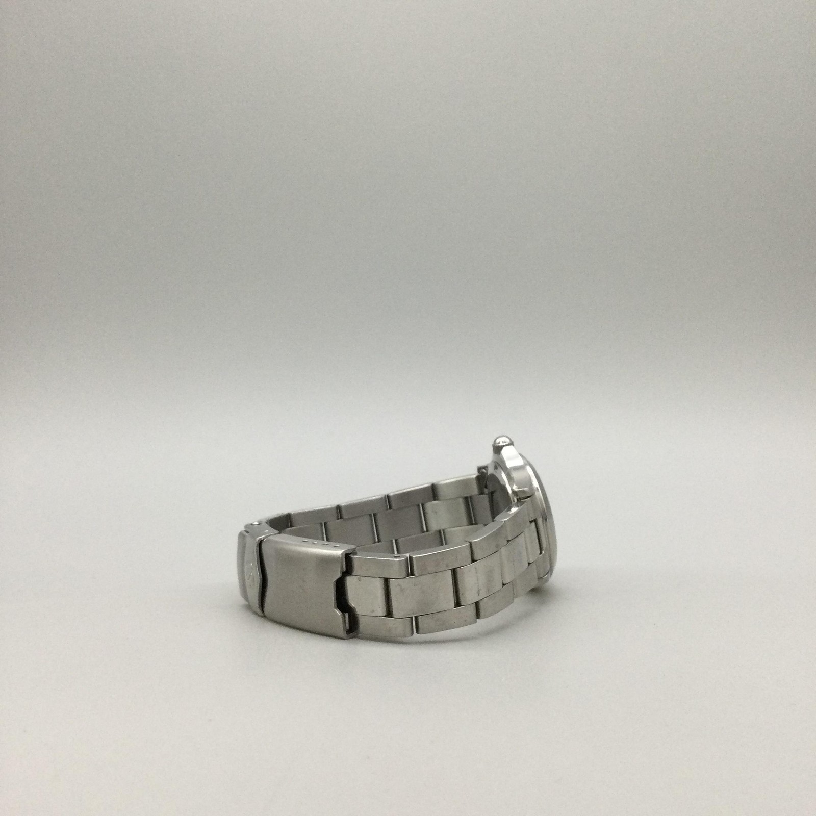 ESQ Womens Watch 27mm Silver Tone Steel Bracelet Date Swiss New Battery 6″