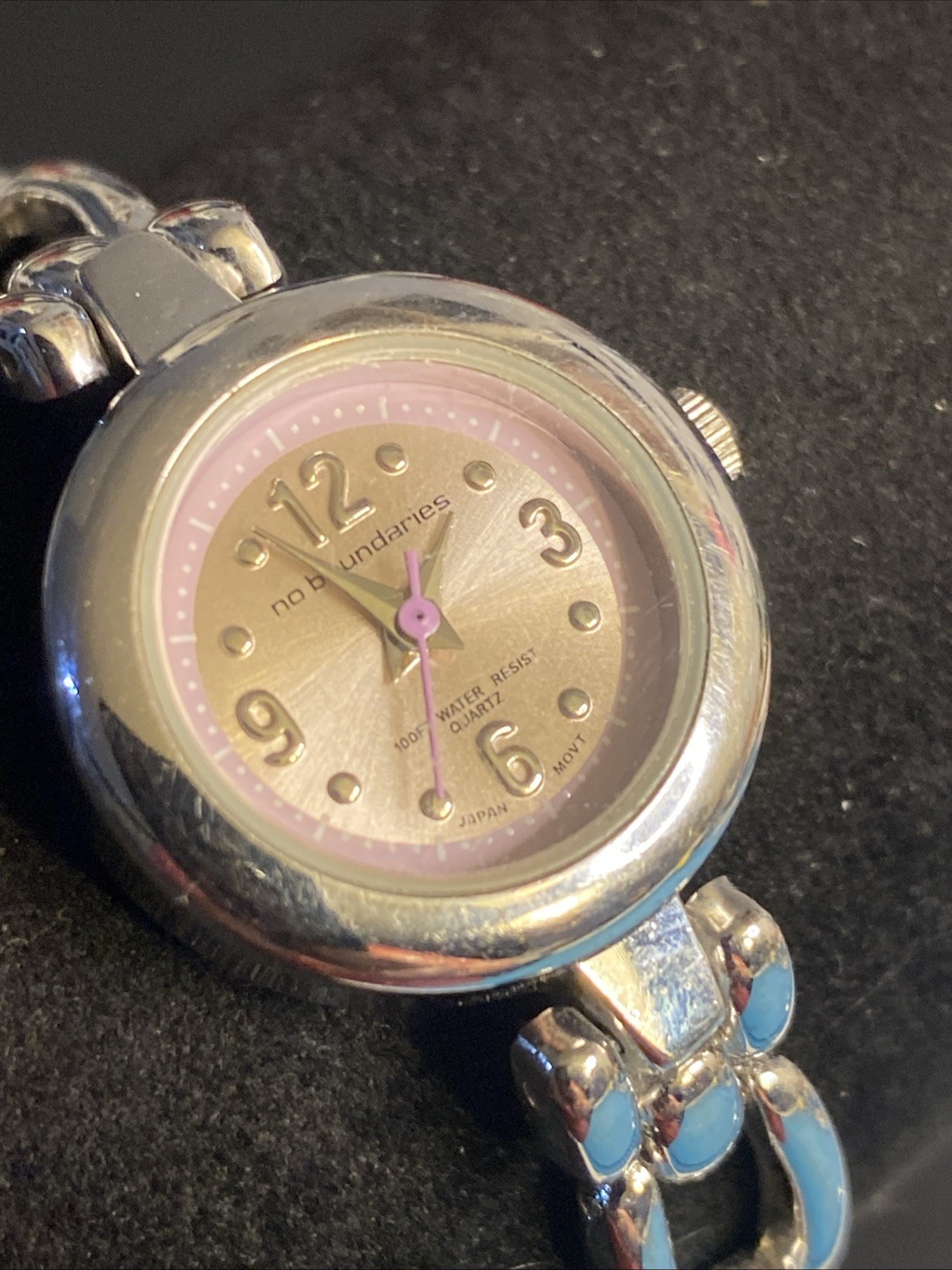 No Boundaries Quartz Wristwatch Pink Dial Silver Metal Band New Battery Women’s