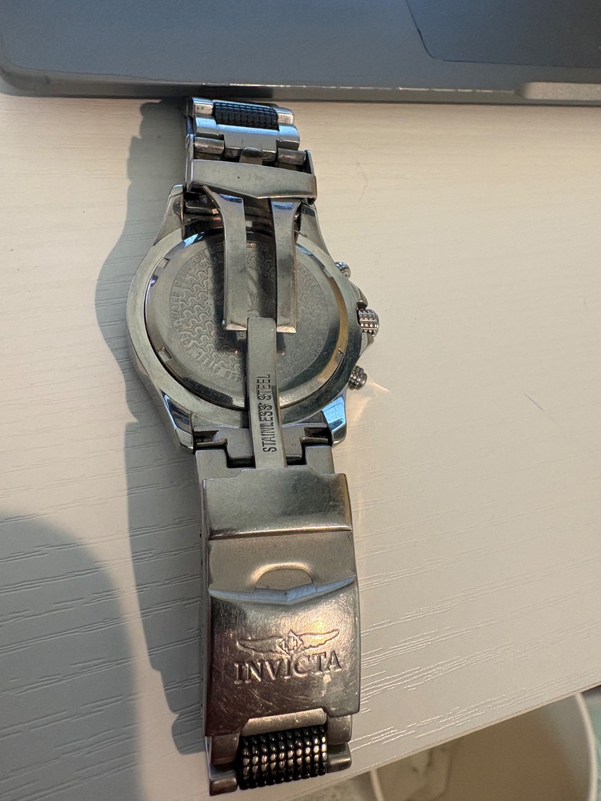 Used: Not working. Invicta 3913 “Racing Sport” collection. Stainless Watch