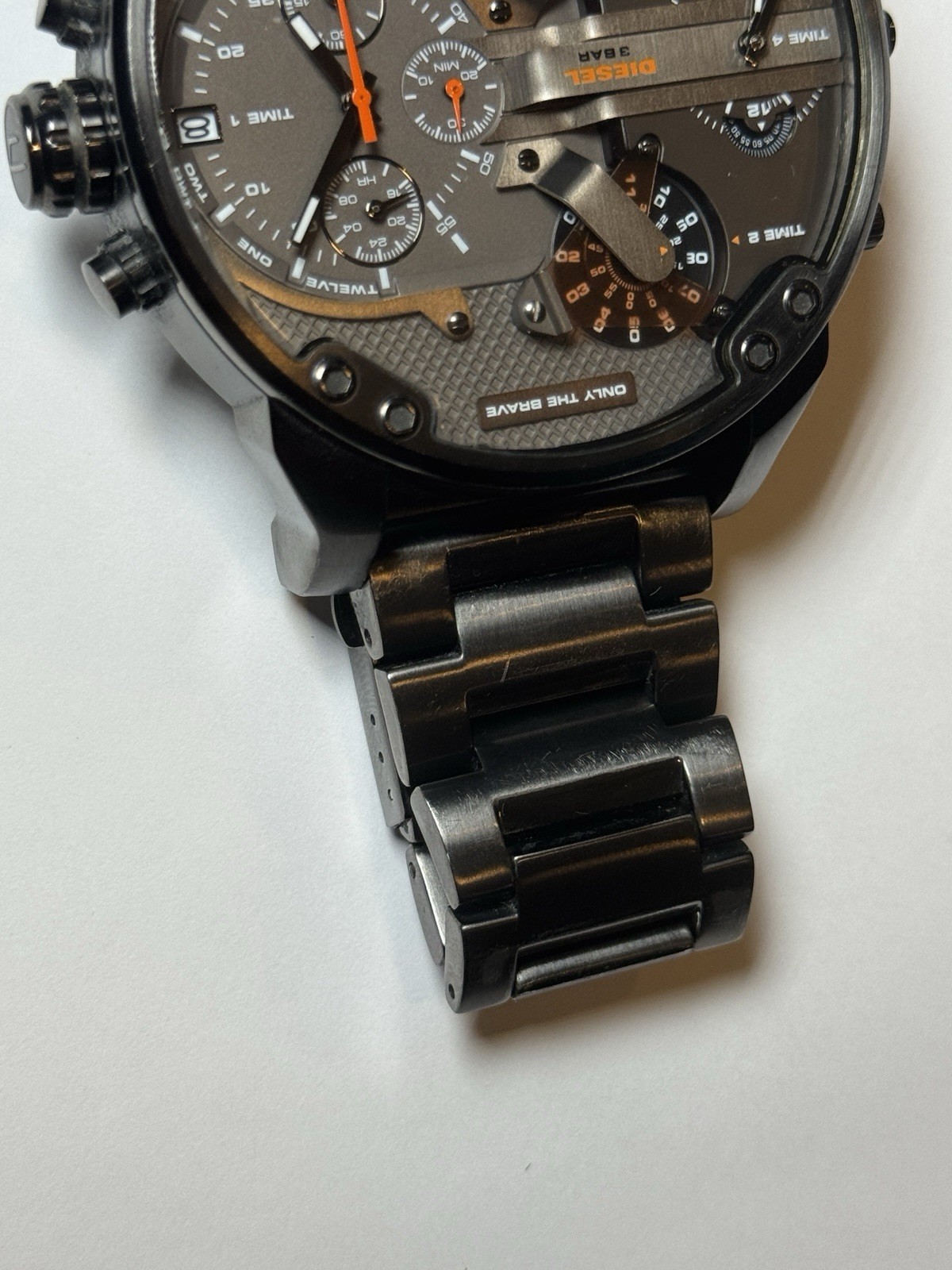 Diesel Brave Men’s Watch Quartz Date Gunmetal Stainless Steel Bracelet 57mm