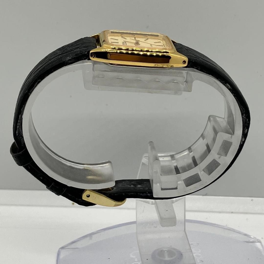 Excellent condition, fully functional FORMA women’s watch, gold, square, qua