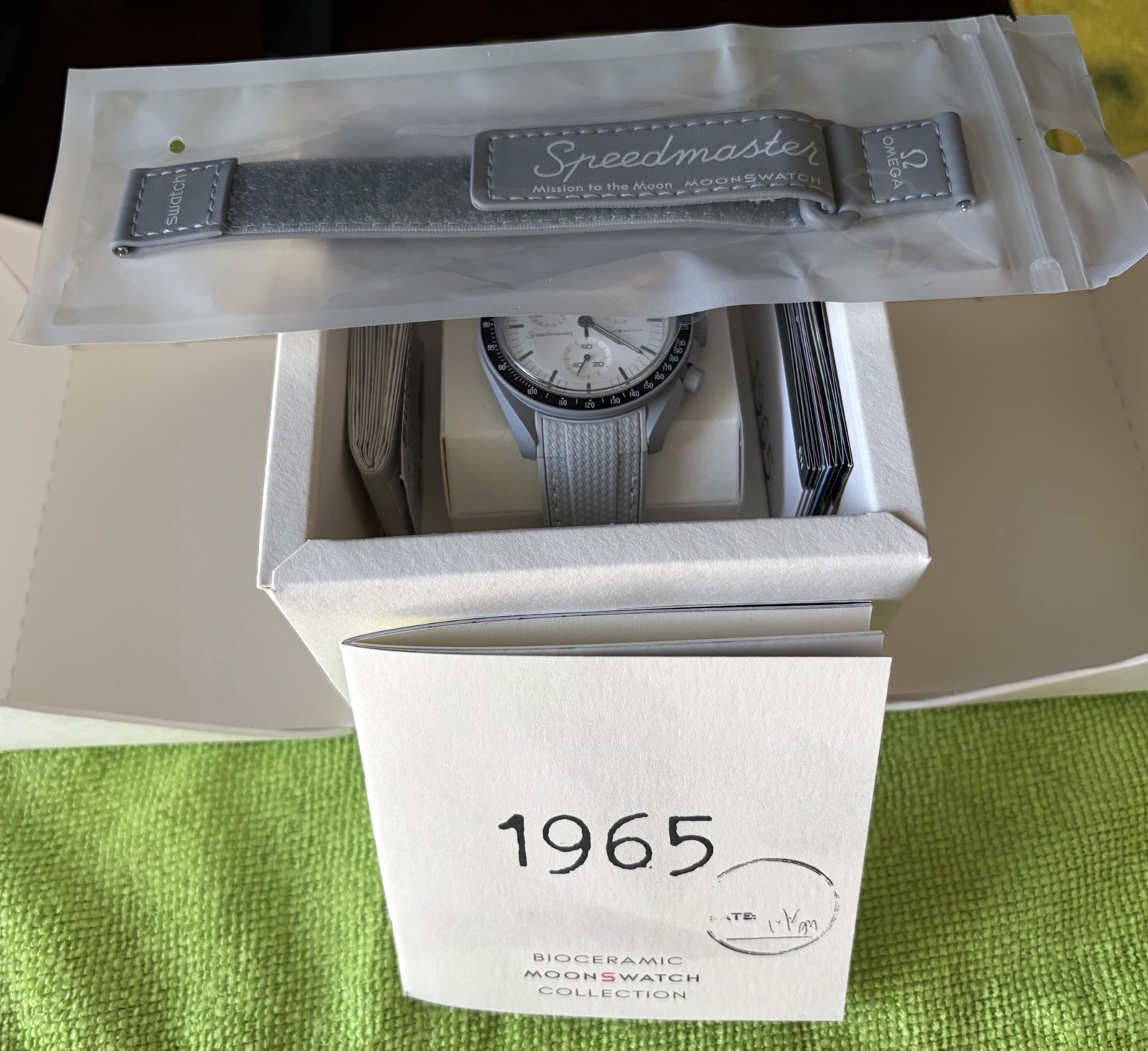 Swatch MoonSwatch Mission to the Moon 1965 Bioceramic Quartz Chrono 42mm