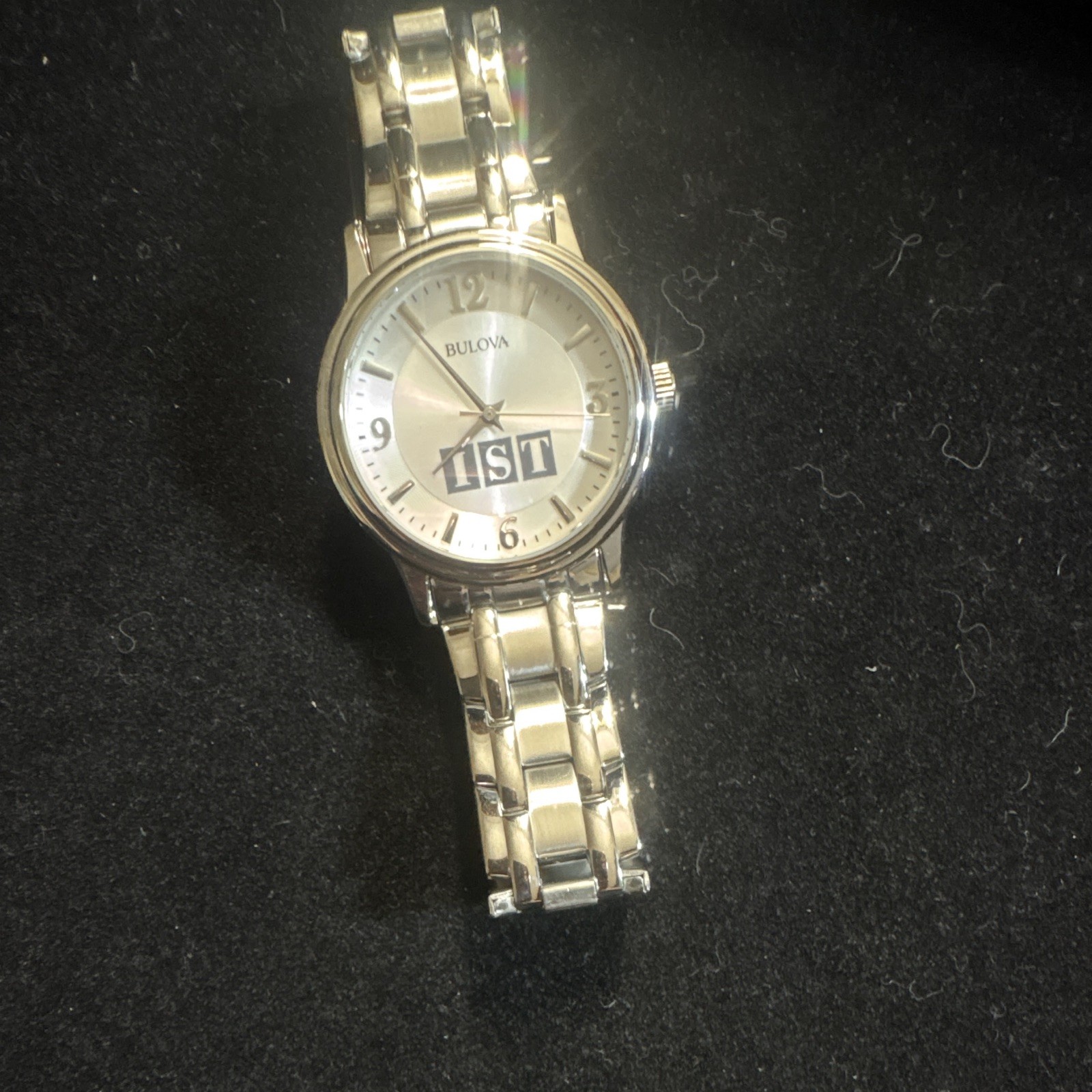 Bulova 1st Women’s Quartz Analog Wristwatch Silver Dial Steel Bracelet 30m