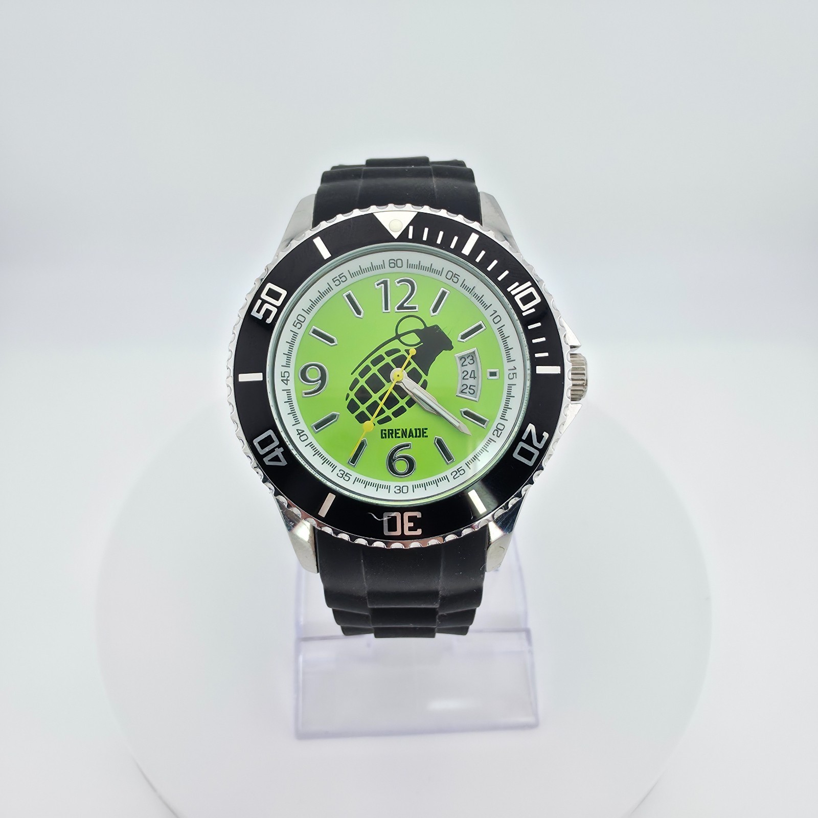 GRENADE Men’s Watch Green Dial Unidirectional Diver Bezel Silicone Band 8″