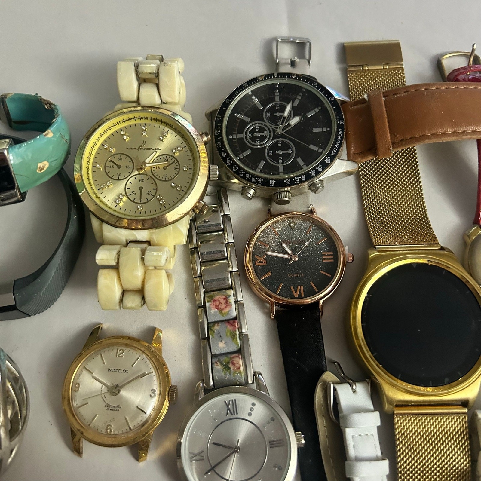 Assorted Watches Used Not Working For Parts Or Pieces lot 16