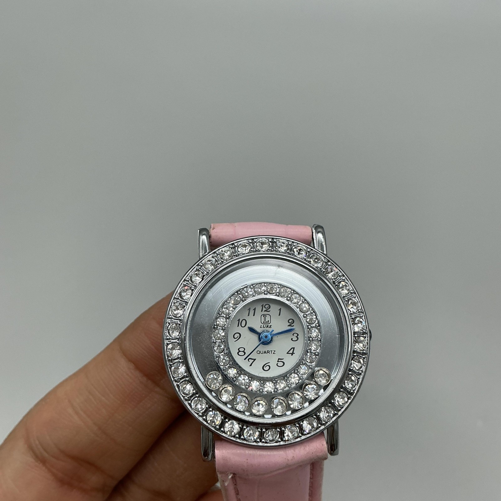 Lure Women Watch 30mm Silver TonePink Leather Floating Crystal Bezel New Battery