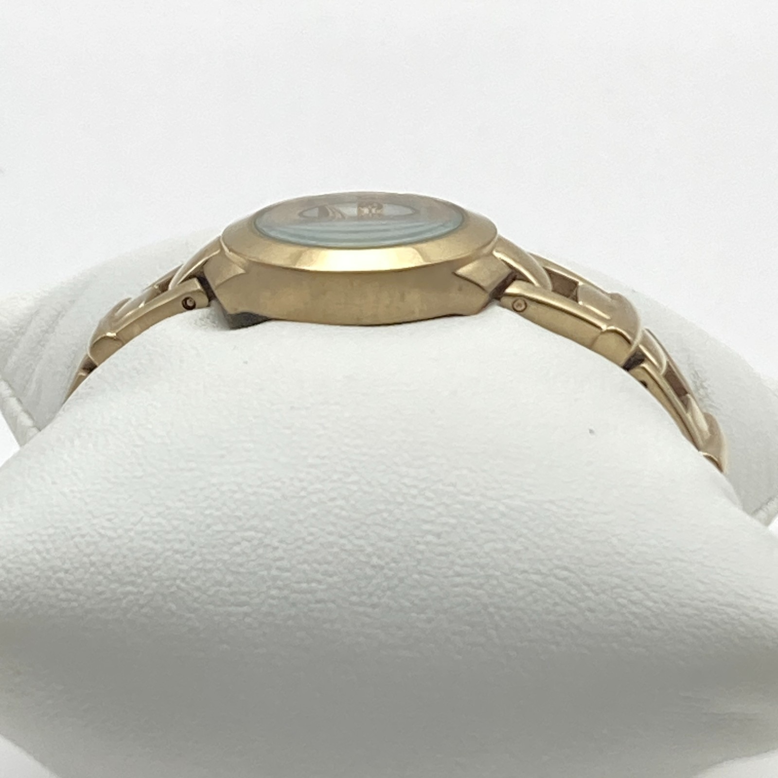 Fossil F2 Women’s Watch 23mm Gold Tone Date Round WR 30M New Battery TINY 5.5″