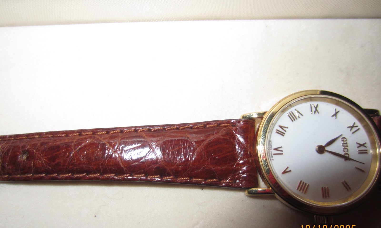Gucci 700 L – 18K 750 Solid Gold Case Ladies Quartz Watch in Box – Pristine Cond