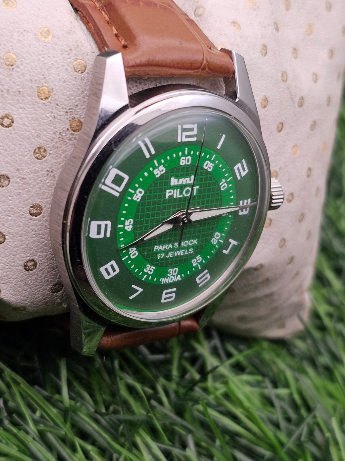 Beautiful Mens HMT Pilot Parashock Mechanical Wind 17J Watch Green Dial