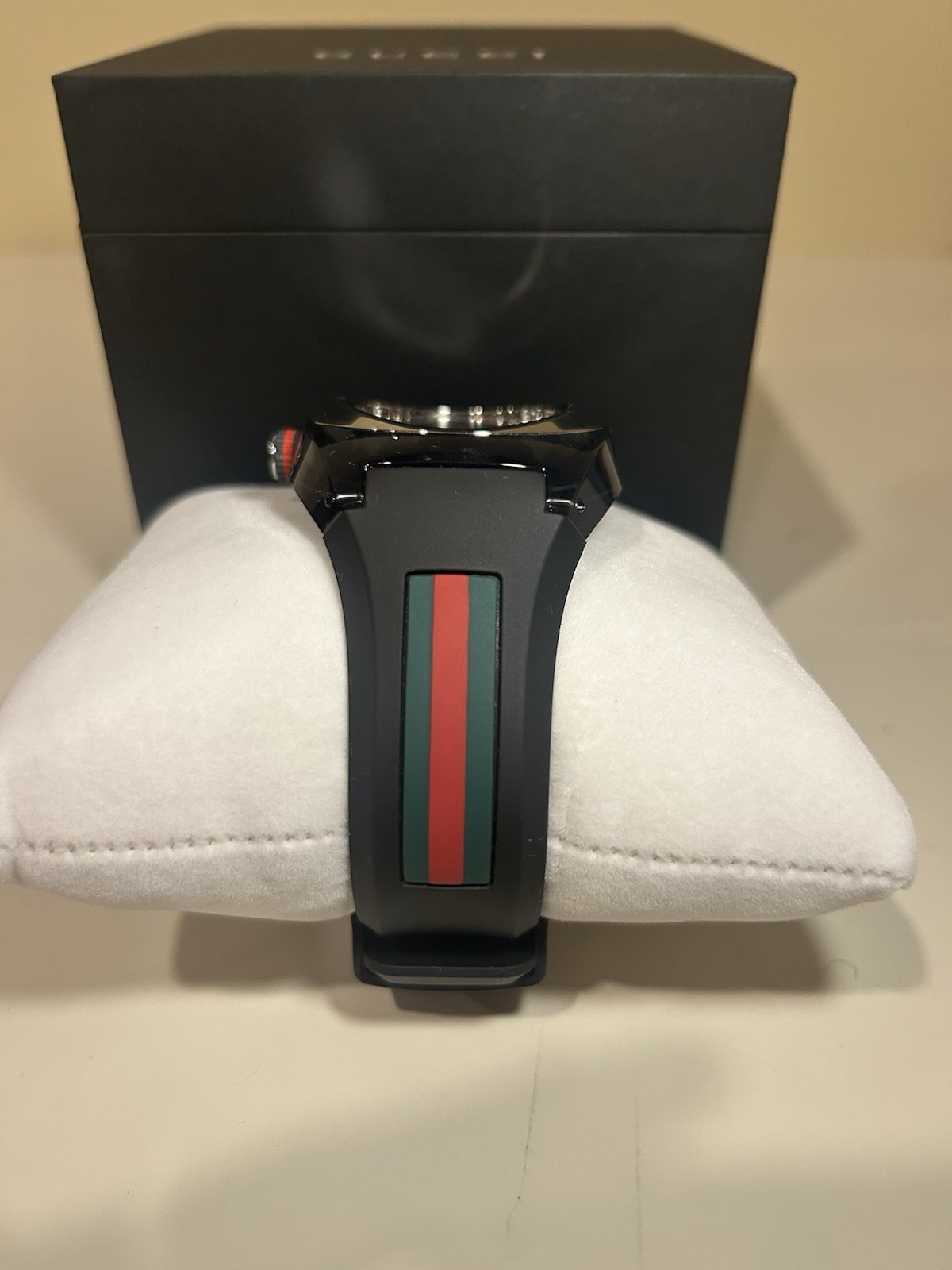 Gucci Sync XXL YA137101 Men’s Quartz Rubber Band Watch New In Box