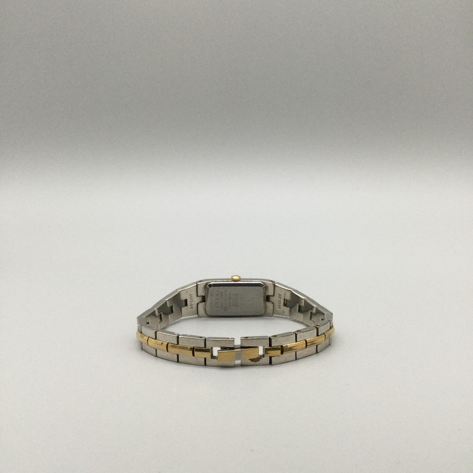Seiko Womens Watch 13mm White Dial Two Tone Bracelet 2E20-7479 New Battery 5.5″
