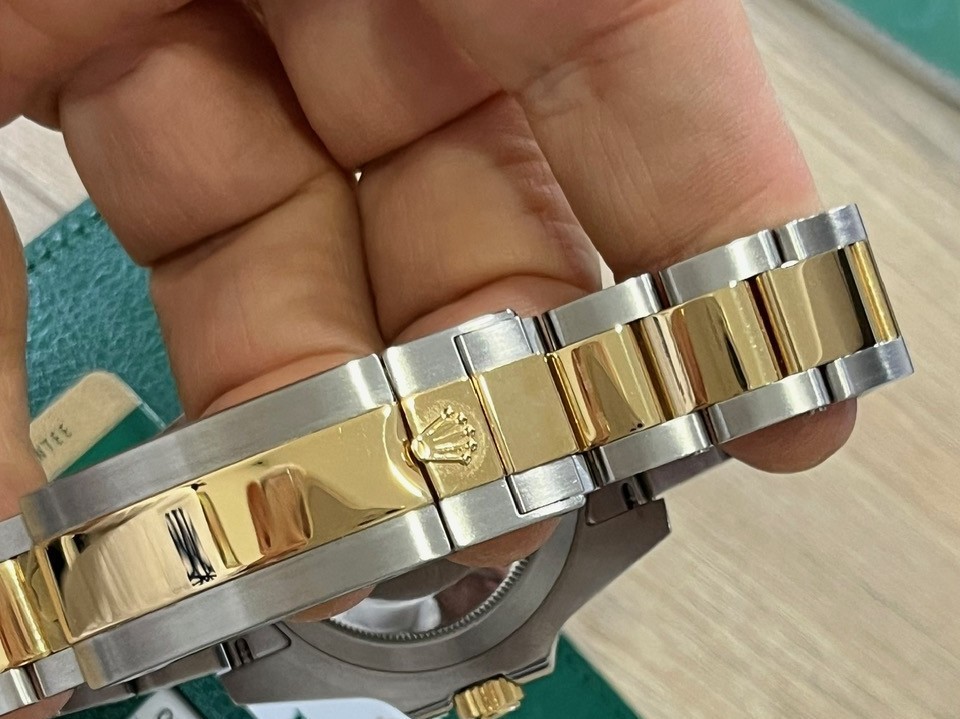ROLEX SUBMARINER 40mm Ref: 116613LB CERAMIC BLUESY WITH PAPERS 2015