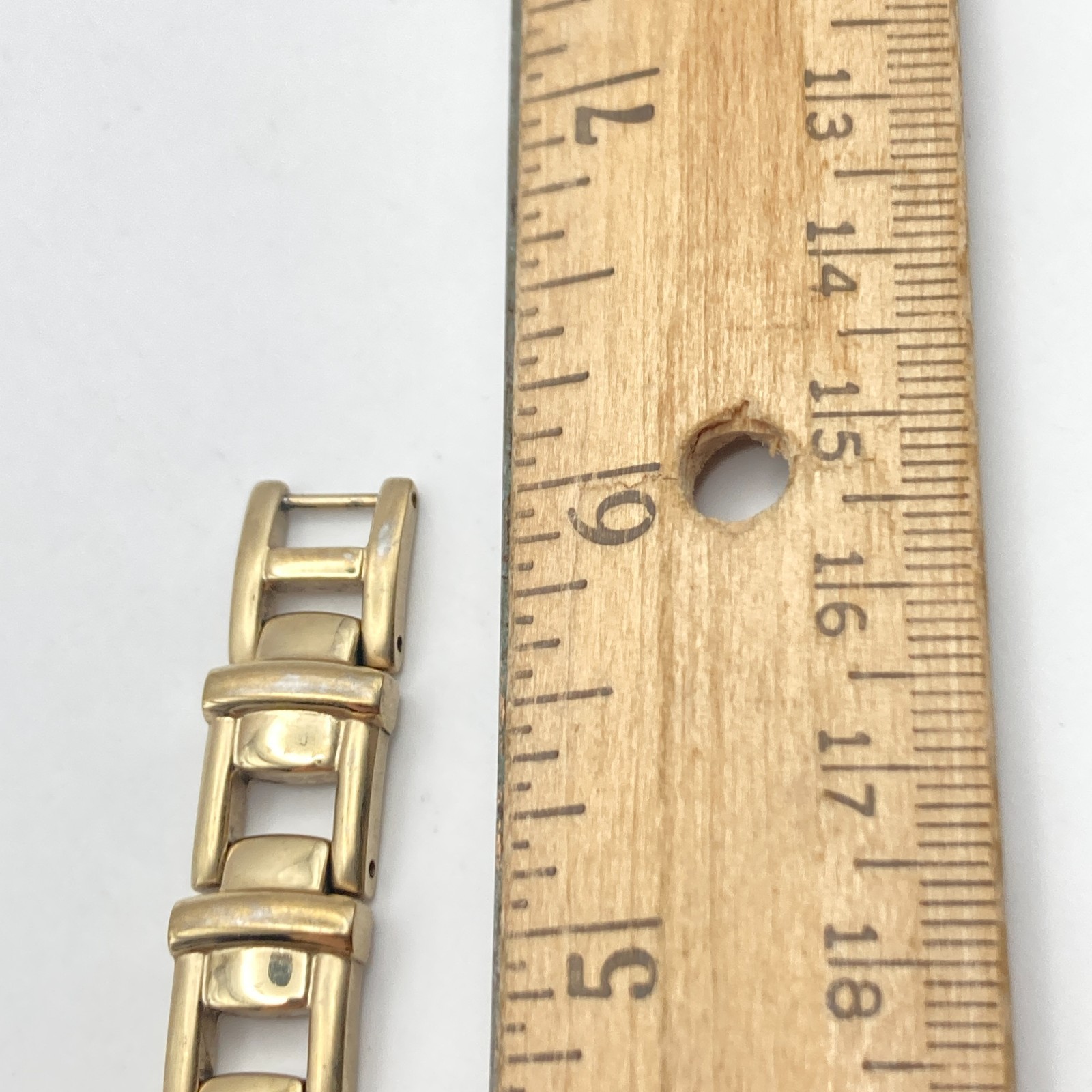Fossil F2 Women’s Watch 23mm Gold Tone Date Round WR 30M New Battery TINY 5.5″