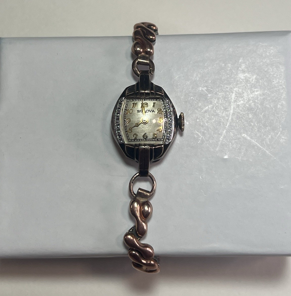 Bulova Vintage Women’s Dress Watch Manual Wind Oval Silver Dial Two-Tone 17J