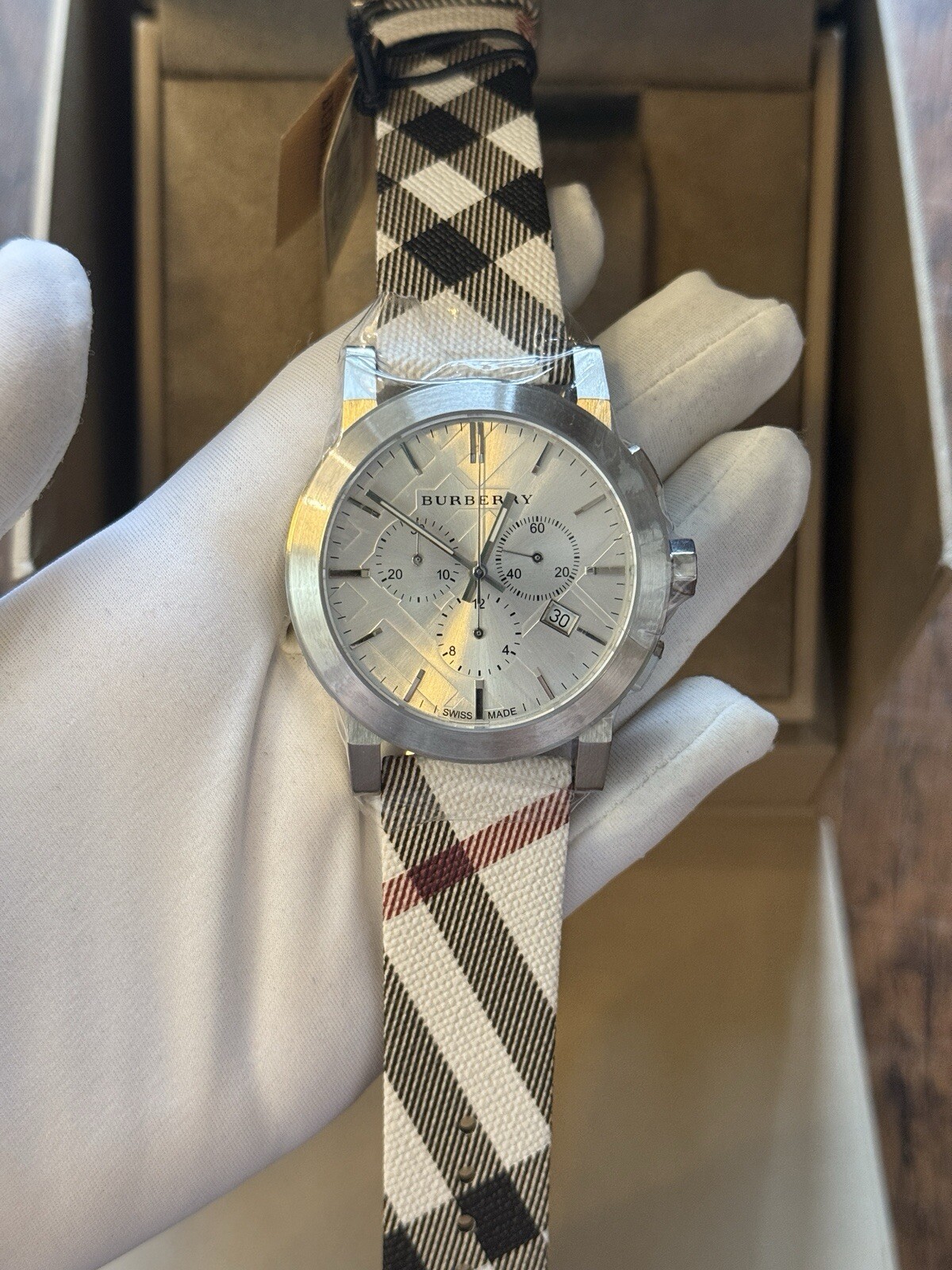 Burberry BU9357 Nova Check 42 mm Stainless Steel Chronograph Unisex