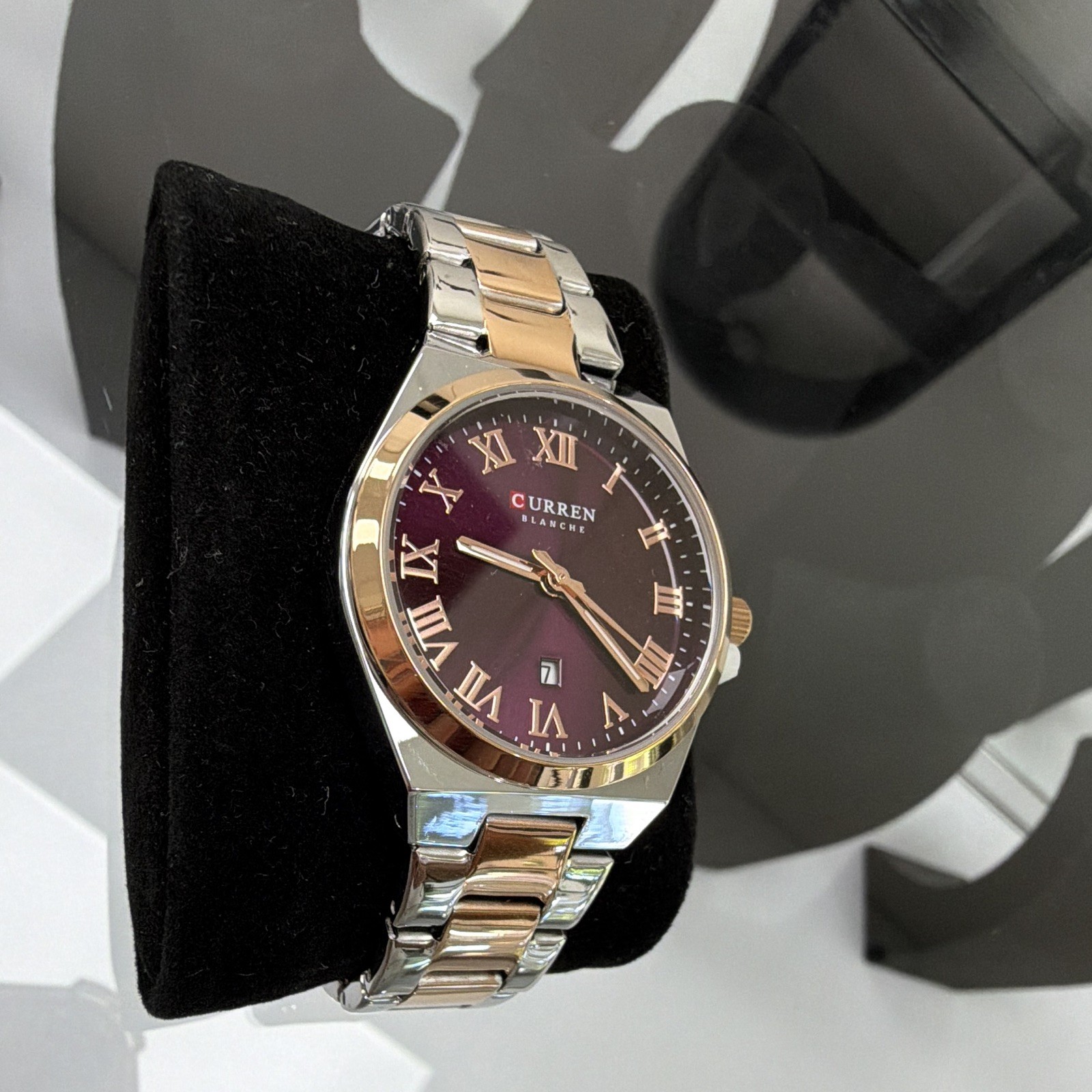 Curren Blanche Men’s Quartz Two-Tone Bracelet Wristwatch Burgundy Roman Date