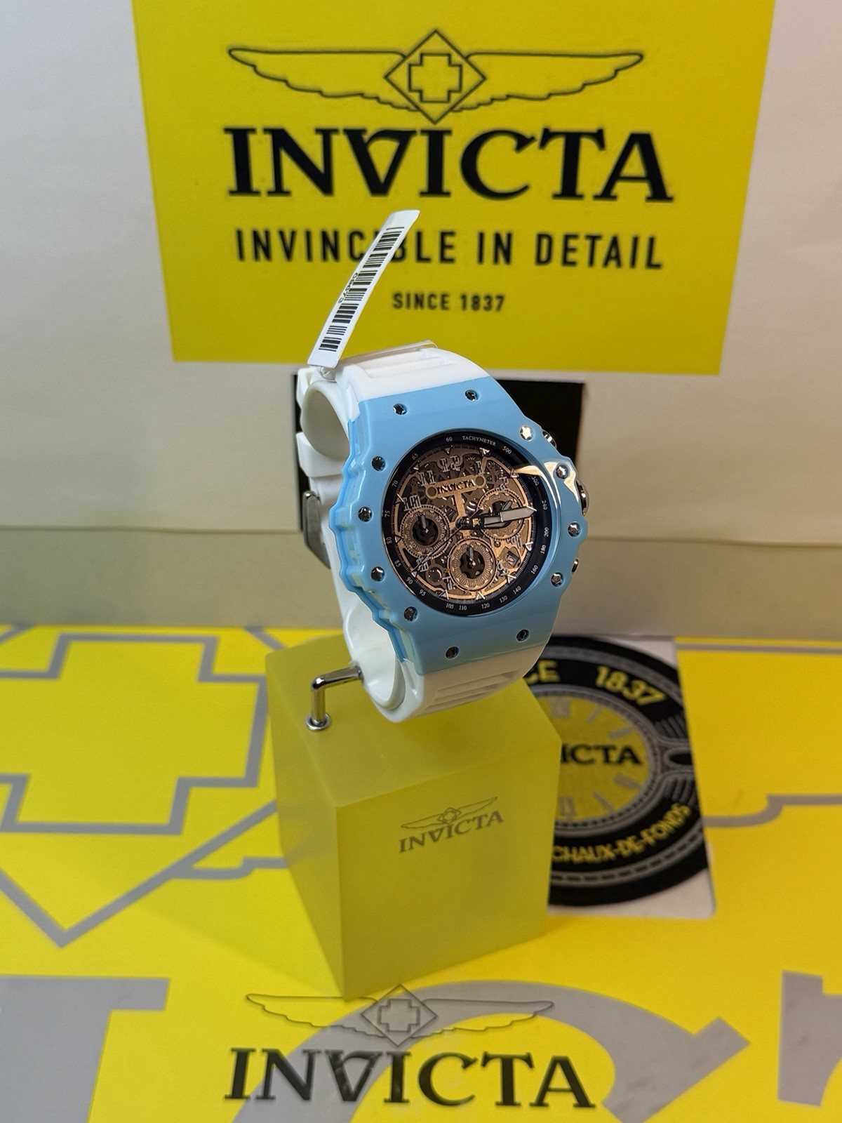 Invicta Racing Vaulthan Men’s 44mm Chronograph , White Blue Watch! NEW & SHARP!!
