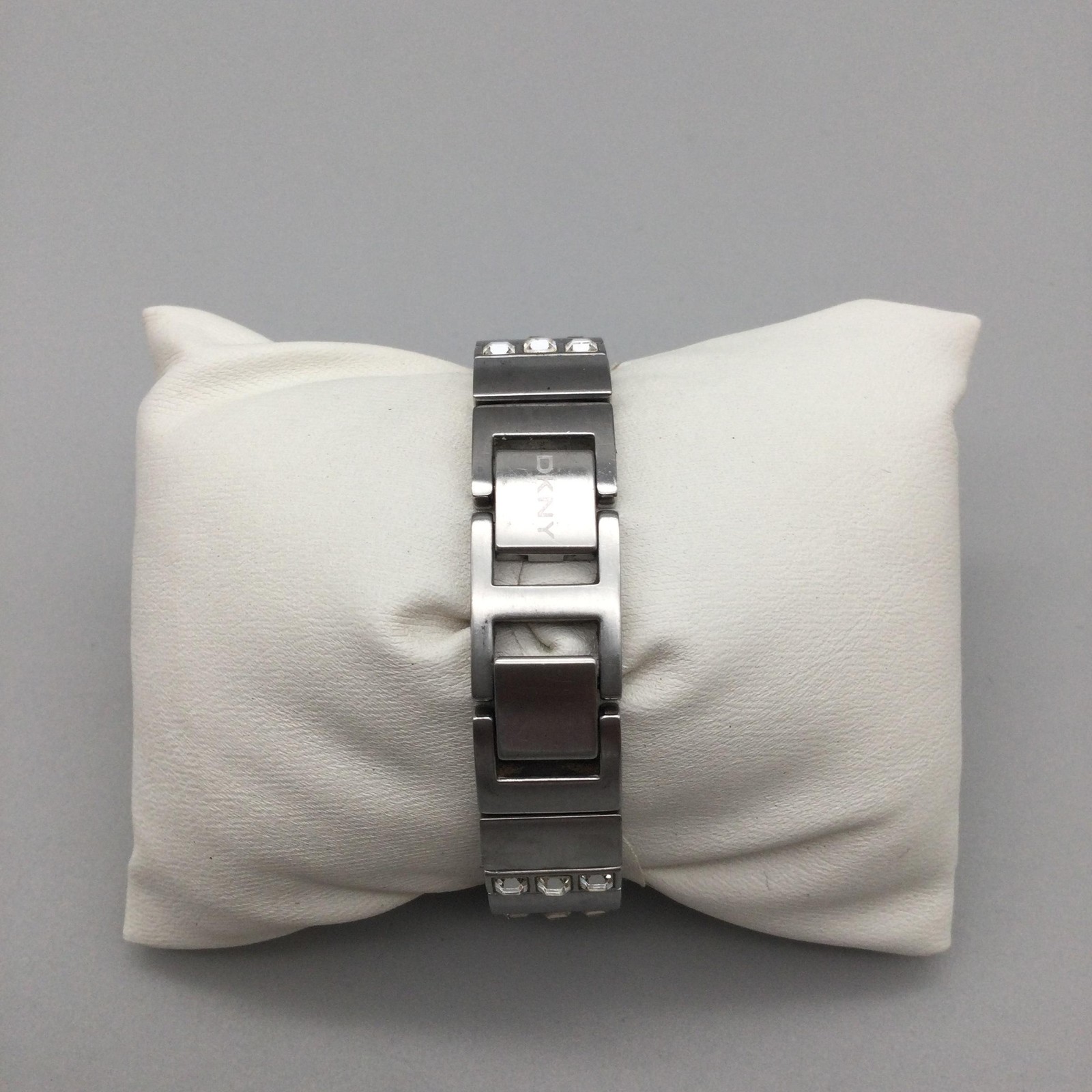 DKNY Womens Watch 13mm Silver Tone Stainless Crystals NY-2001 New Battery 6″