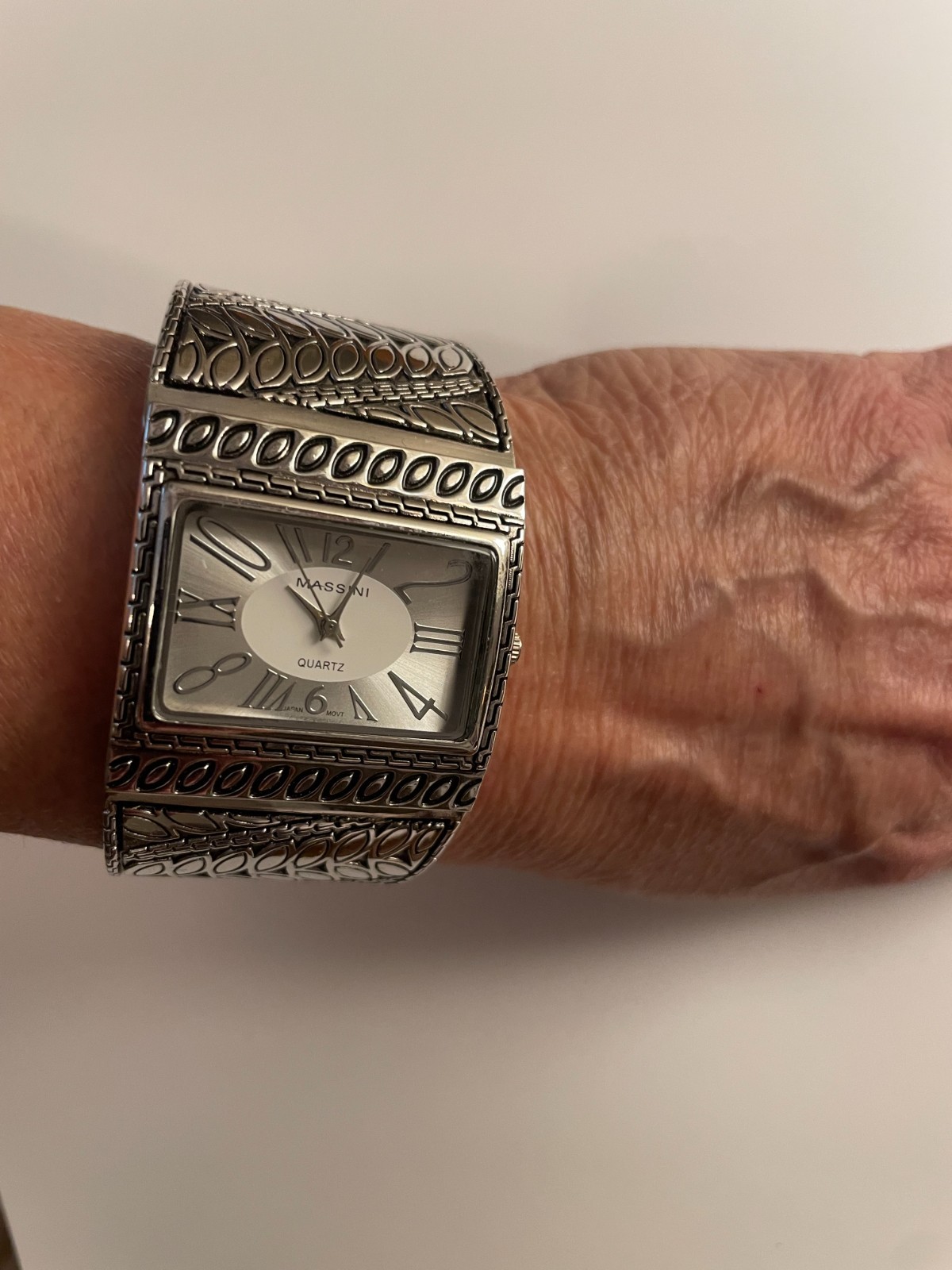 Massini Wide Cuff Engraved Design Silver-tone Quartz Watch Pre-owned Excellent