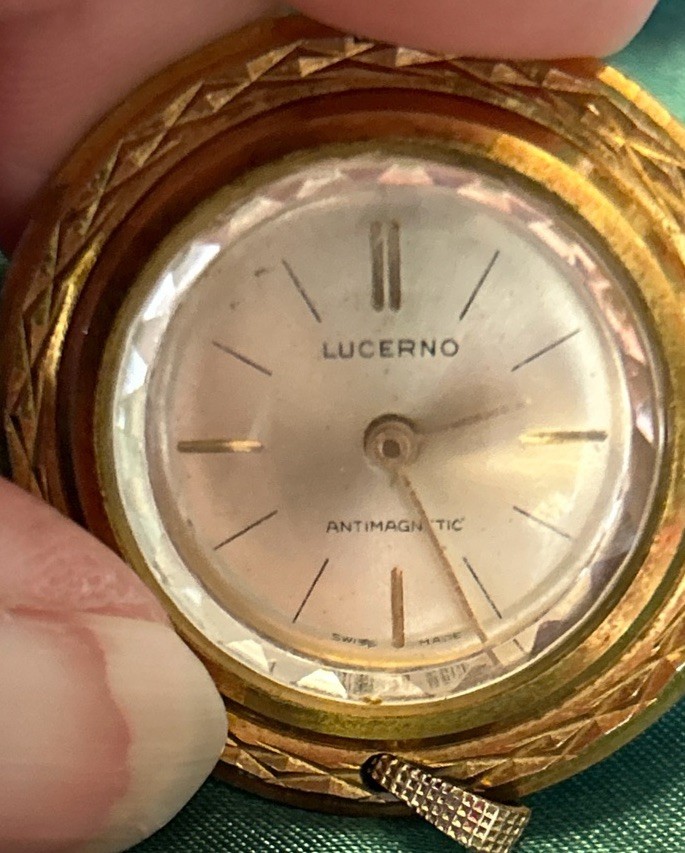 5 Women’s Watches Various Kinds, Don’t Know If Any Of Them Works Or Not.