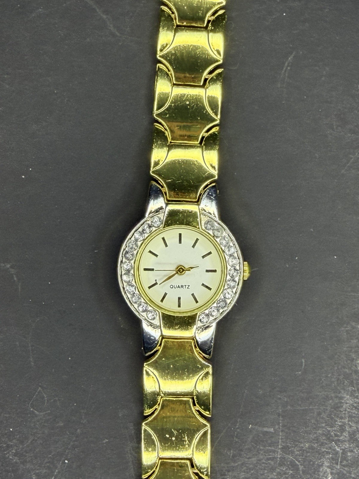24mm Women Gold Case Crystal Bezel NEW BATTERY White Dial Gold Link Bracelet 915