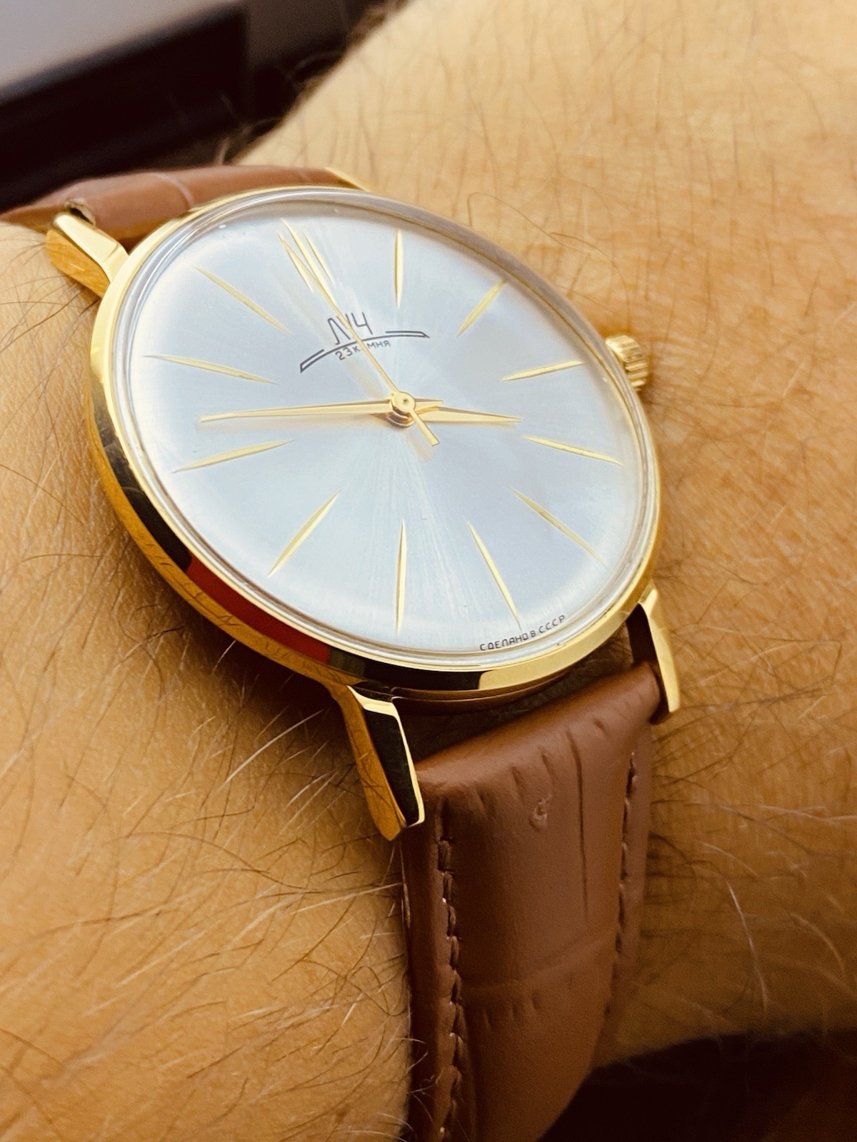 Luch de Luxe Ultra Slim Wrist Watch Soviet Men’s Vintage Mechanical Watch USSR
