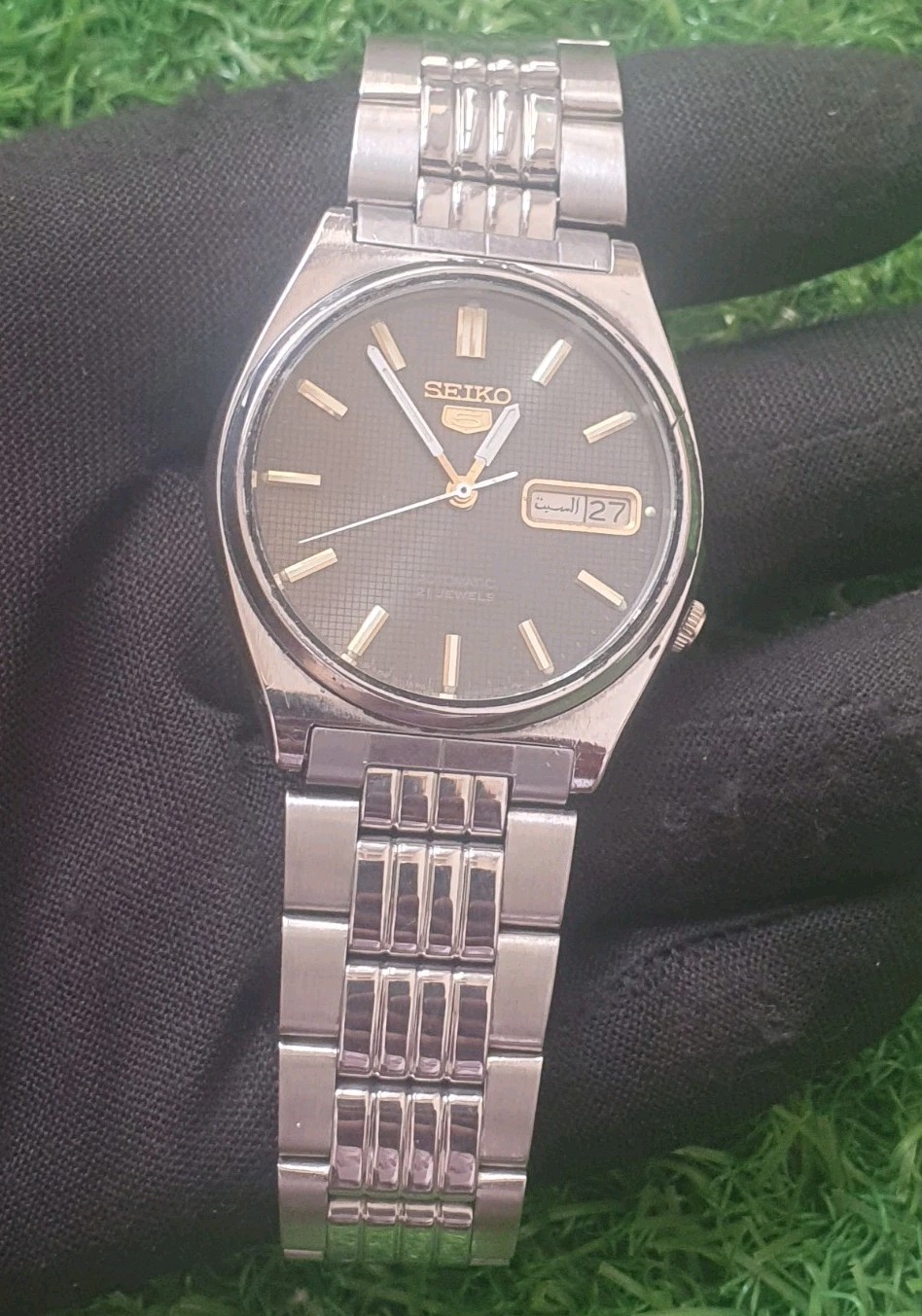 Vintage Seiko 5 Automatic Stainless Steel men Wristwatch made in Japan
