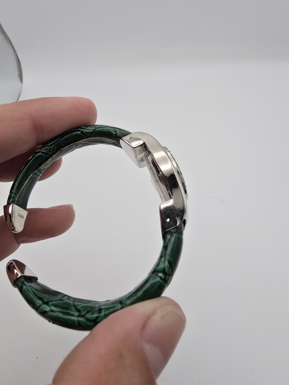 Women’s Quartz Analog Bangle Wristwatch Gem Bezel Green Faux Leather Band