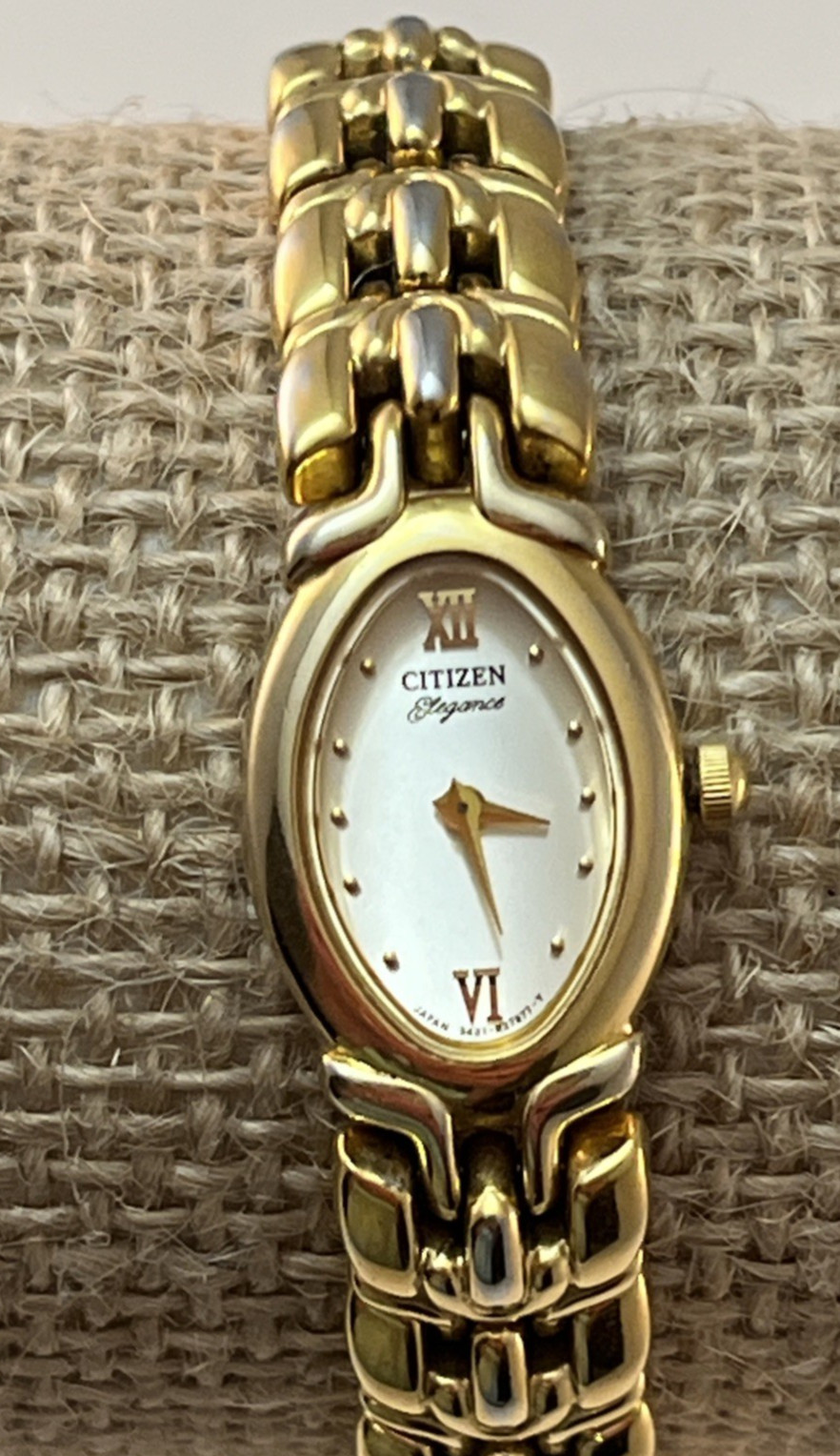 Citizen Elegance Ladie’s Watch 15mm Oval Dial Gold Tone New Battery 6.5″