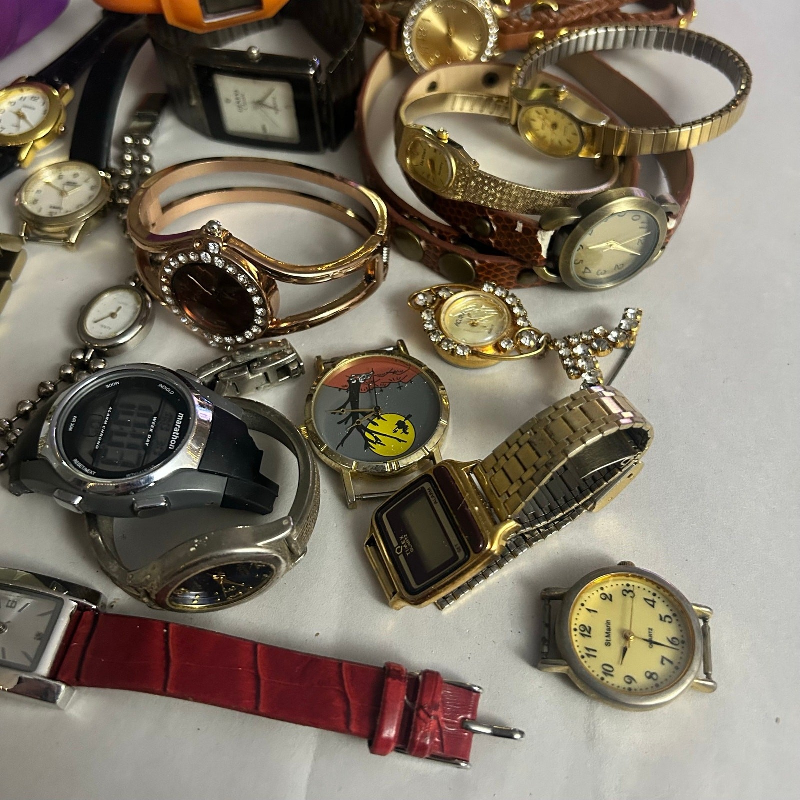 Assorted Watches Used Not Working For Parts Or Pieces lot 20