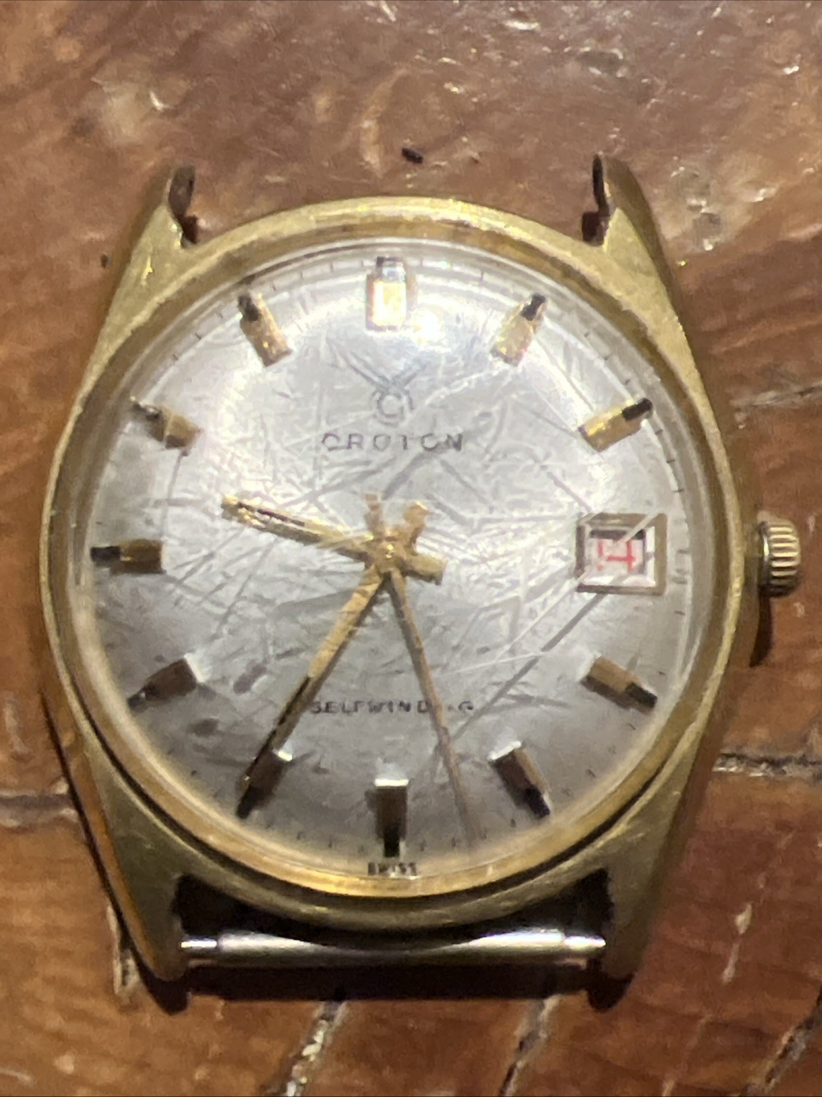 Vintage Gold Tone Croton Date Self Winding Running Service History Unknown