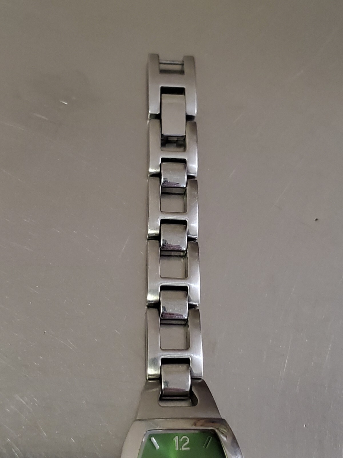 Fossil F2 Women’s Watch Green Dial Analog Quartz Date ES-9975 6 inch 22 mm