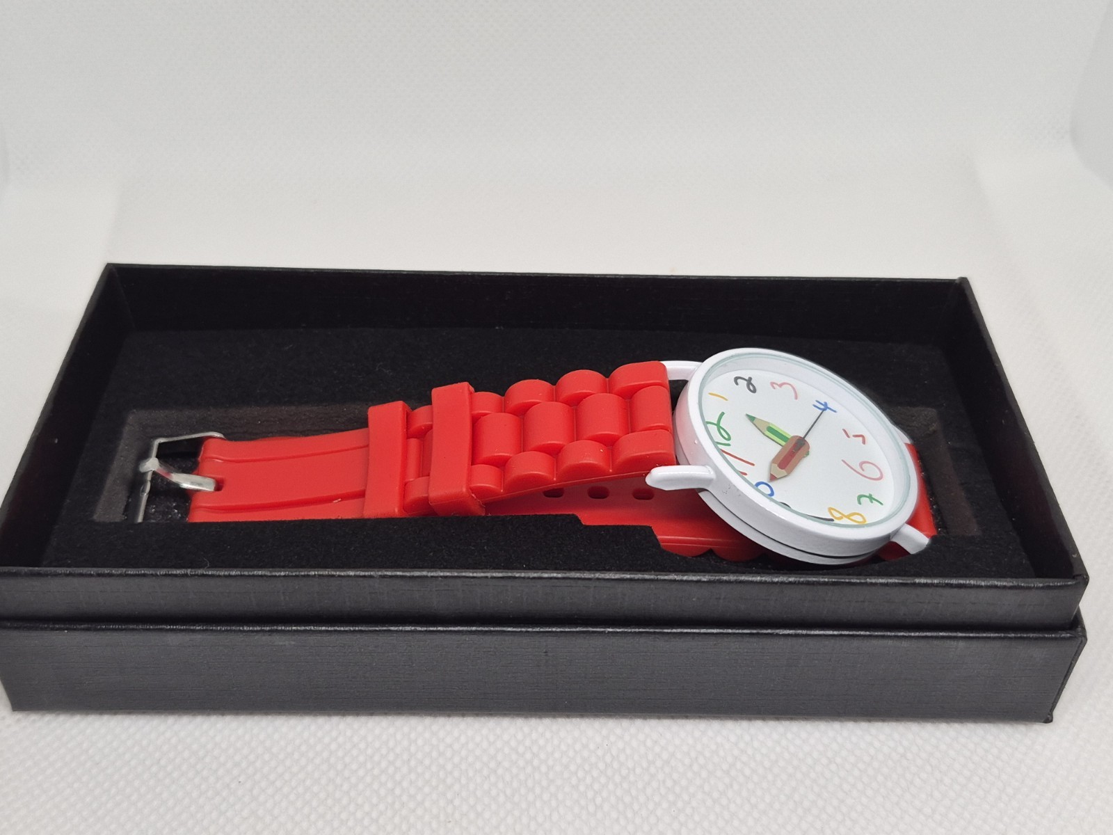 Quartz Analog Wristwatch Red Rubber Strap White/Multicolor Arabic Dial Box