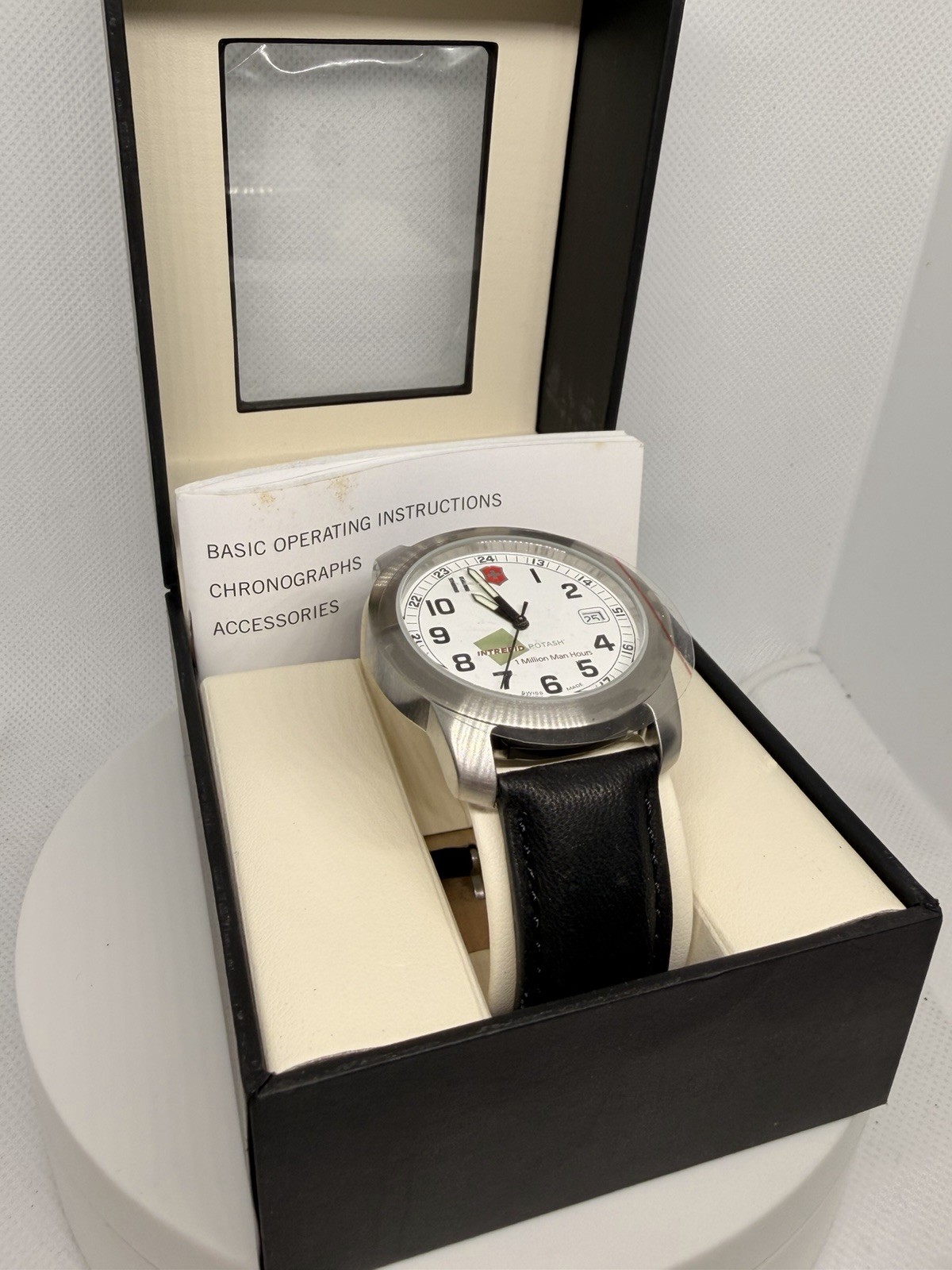 Victorinox Swiss Army Quartz White Dial Arabic Date Black Leather 100m