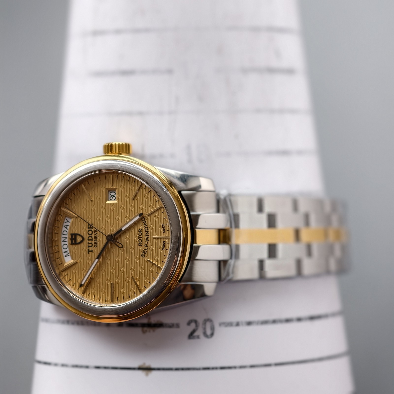 Tudor Gilding Linen Dial Glamour M56003-0003 Men’s Watch Automatic 39mm Date