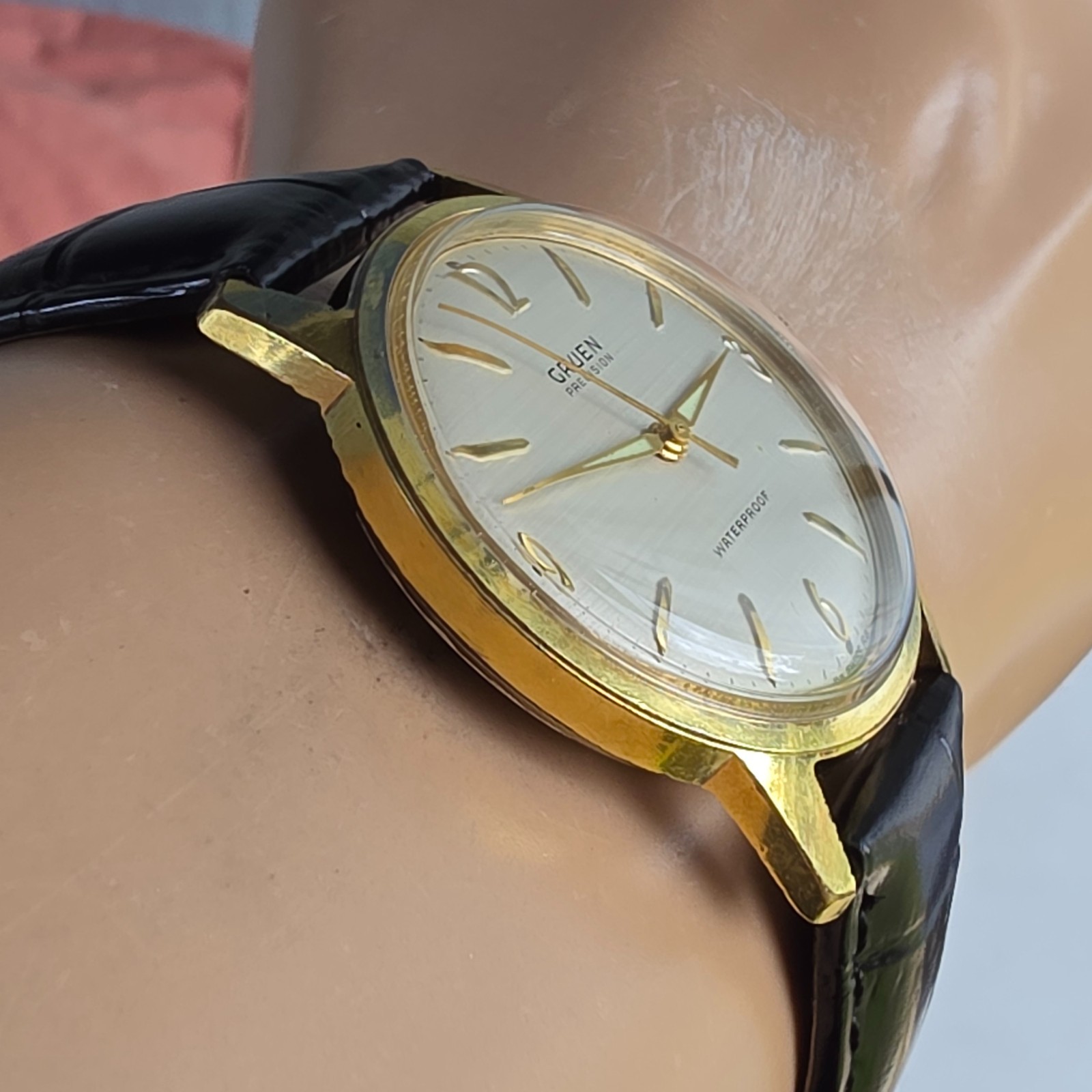 Vintage GRUEN men’s manual wind watch 522RSS Linen dial swiss 1960s