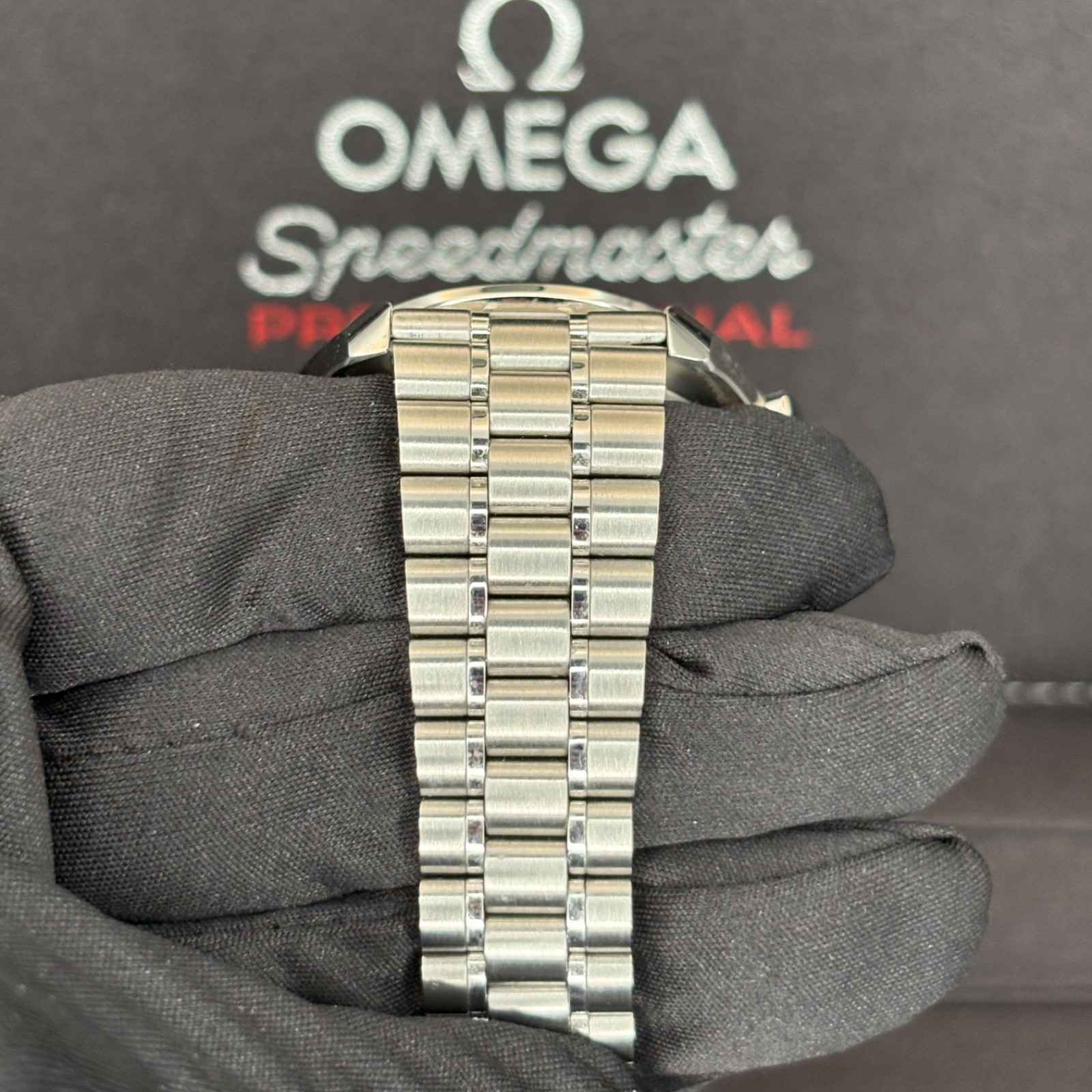 2026 OMEGA Speedmaster Pro Moonwatch”REVERSE PANDA” 310.30.42.50.01.004 FULL SET