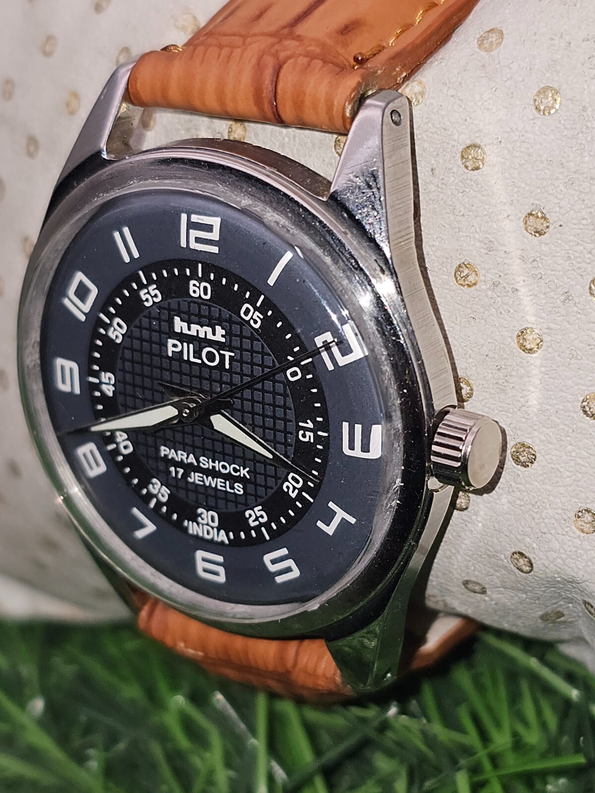 Beautiful Mens HMT Pilot Parashock Mechanical Wind 17J Watch Black Dial