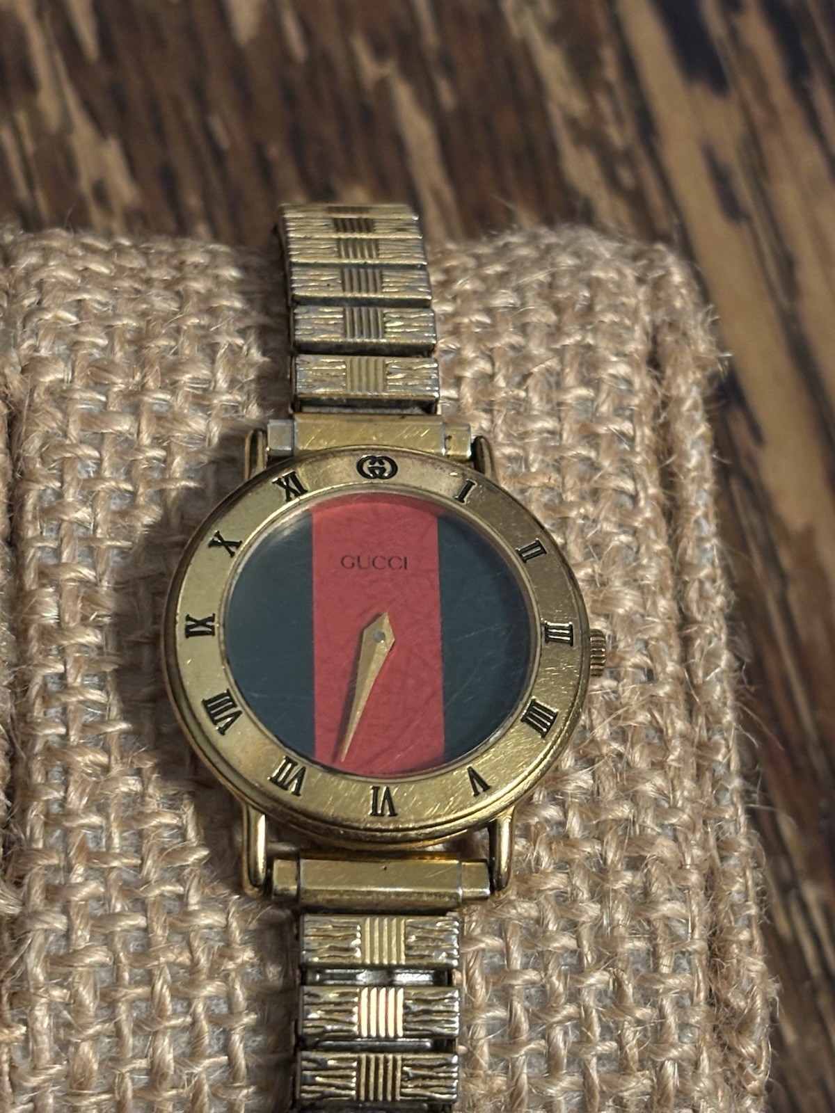 Gucci 3000.2.L Vintage Ladies Watch