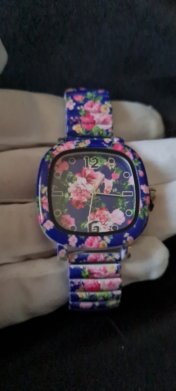 Womens Floral Square Numeric Expandable Quartz Fashion Watch