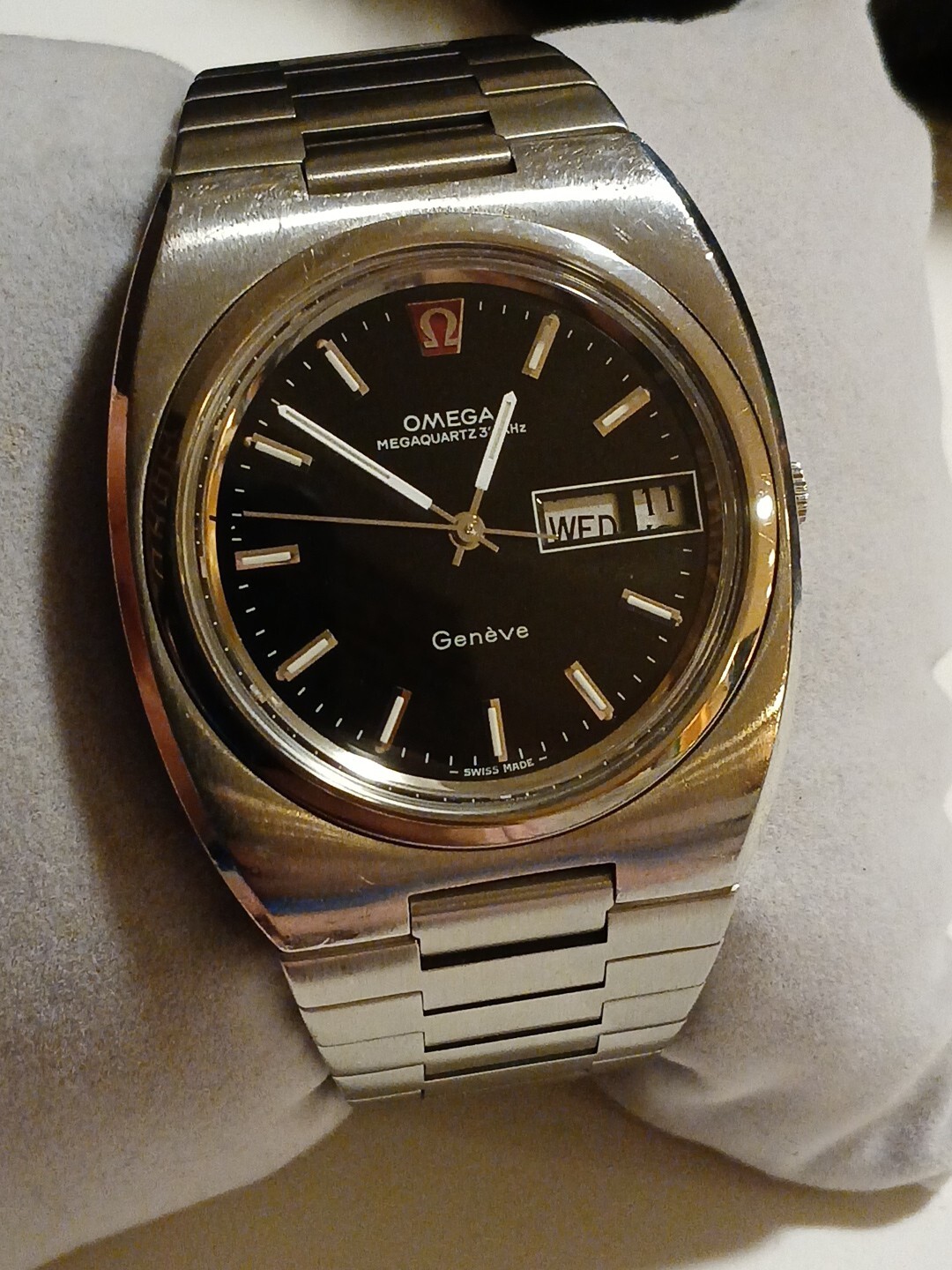 1972 Vintage OMEGA Geneve Quartz 1 17/32in Wrist Watch Steel 32 KHZ Kal. 1310